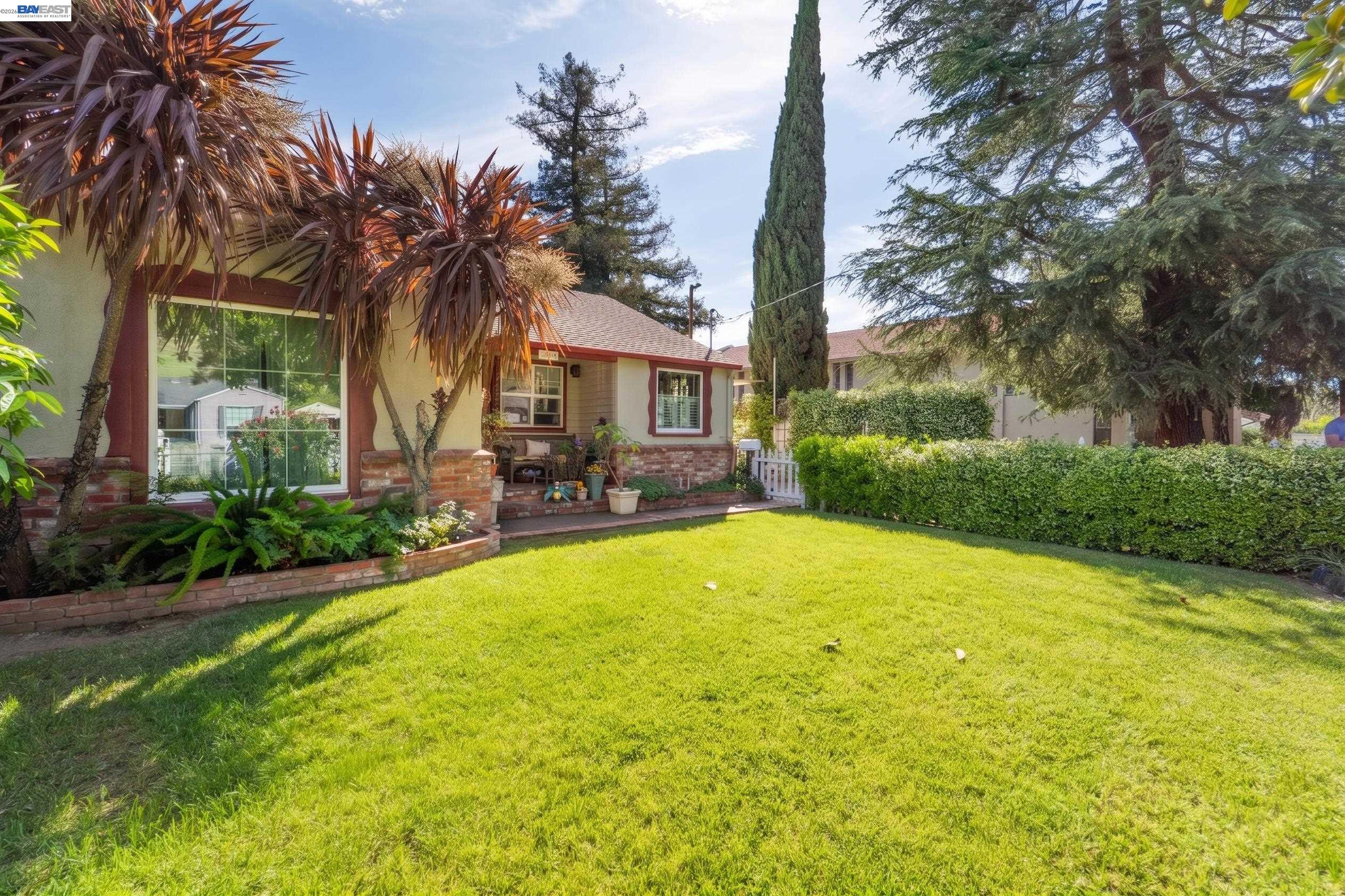 Detail Gallery Image 4 of 57 For 37955 2nd St, Fremont,  CA 94536 - 3 Beds | 2 Baths