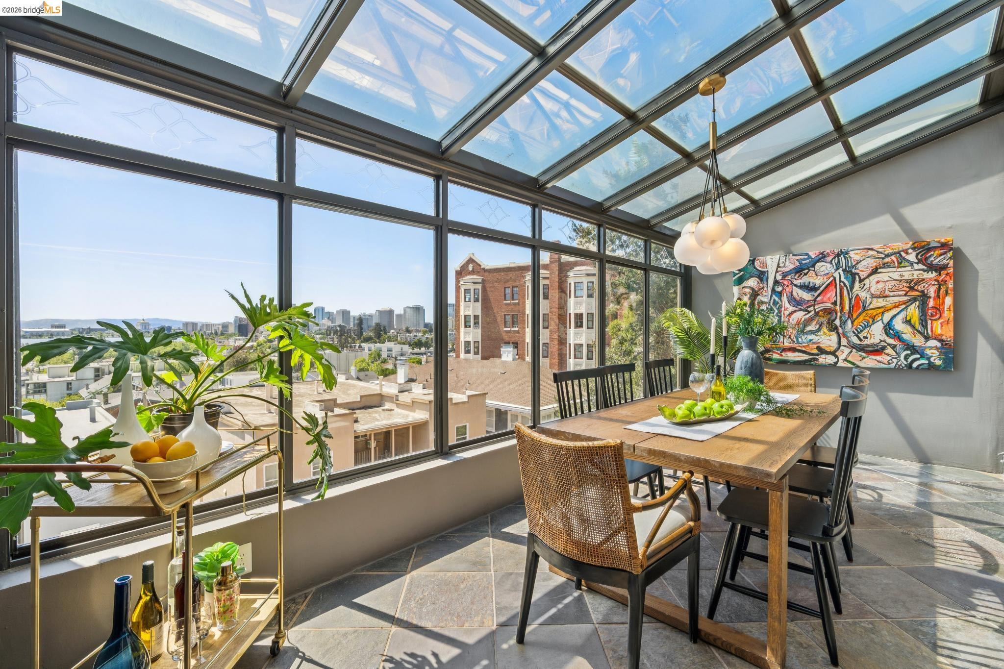 525 Mandana Blvd UNIT 402, Oakland, CA, 94610