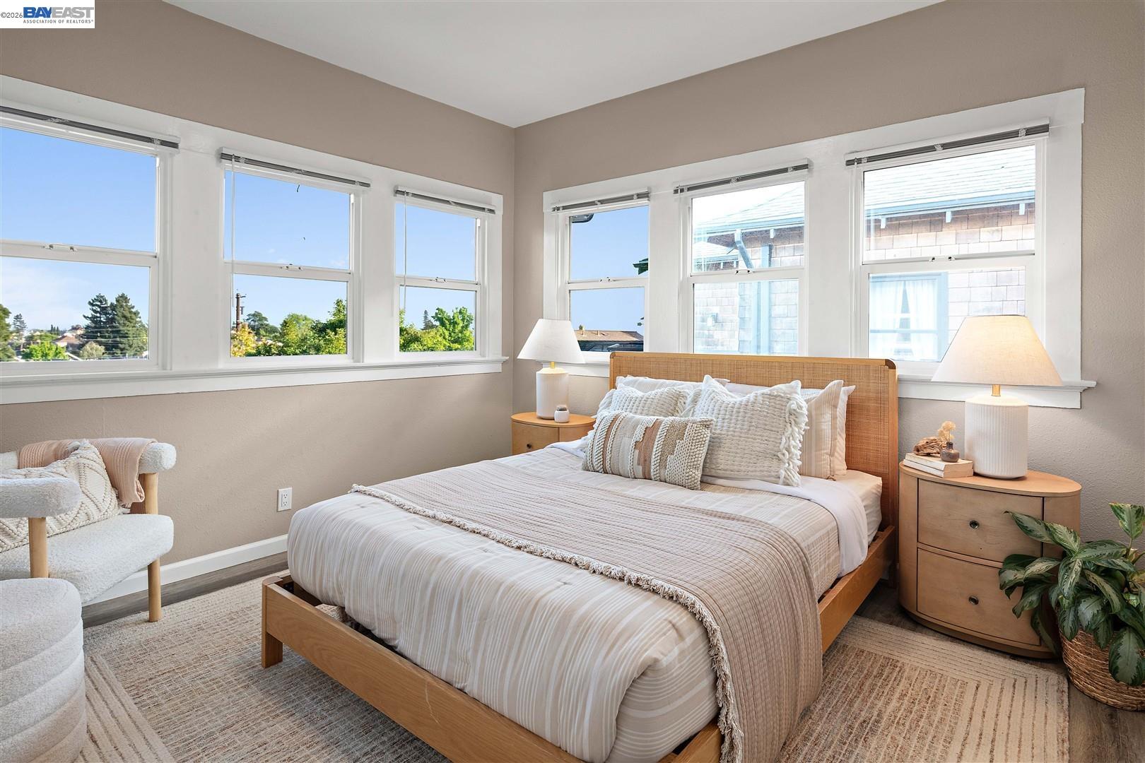 Detail Gallery Image 14 of 44 For 2242 39th Ave, Oakland,  CA 94601 - 3 Beds | 2 Baths