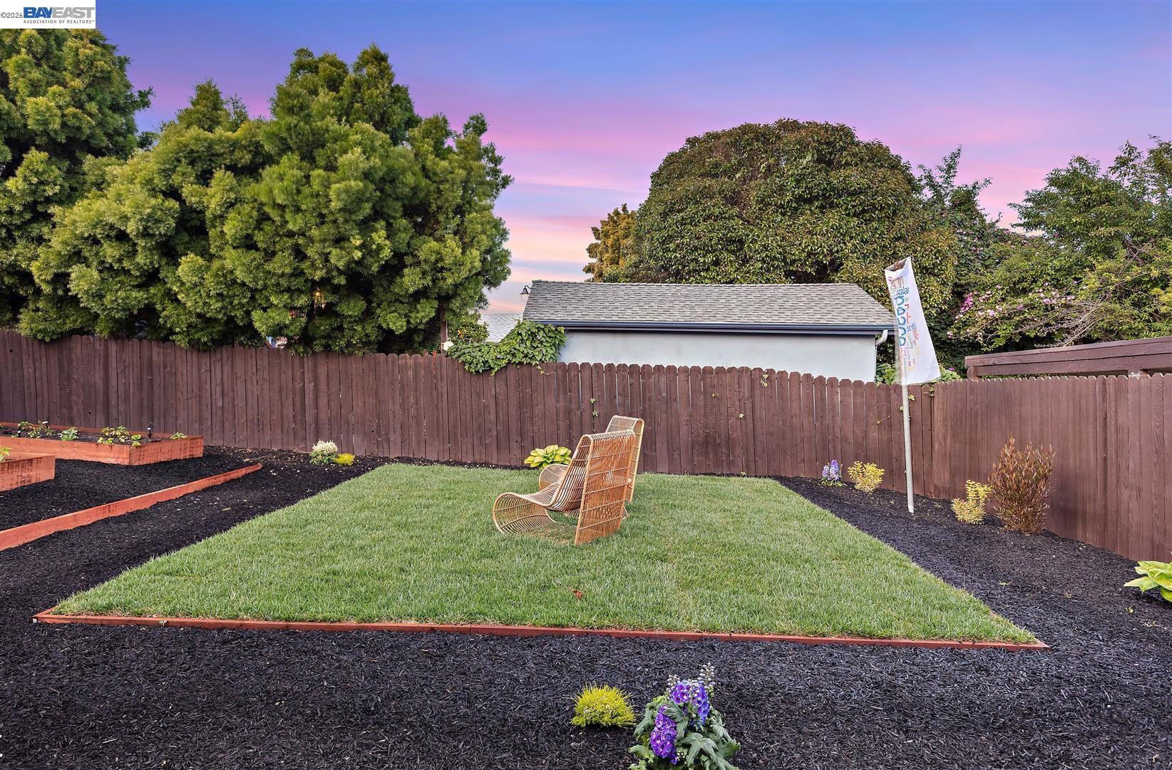 Detail Gallery Image 19 of 44 For 2242 39th Ave, Oakland,  CA 94601 - 3 Beds | 2 Baths