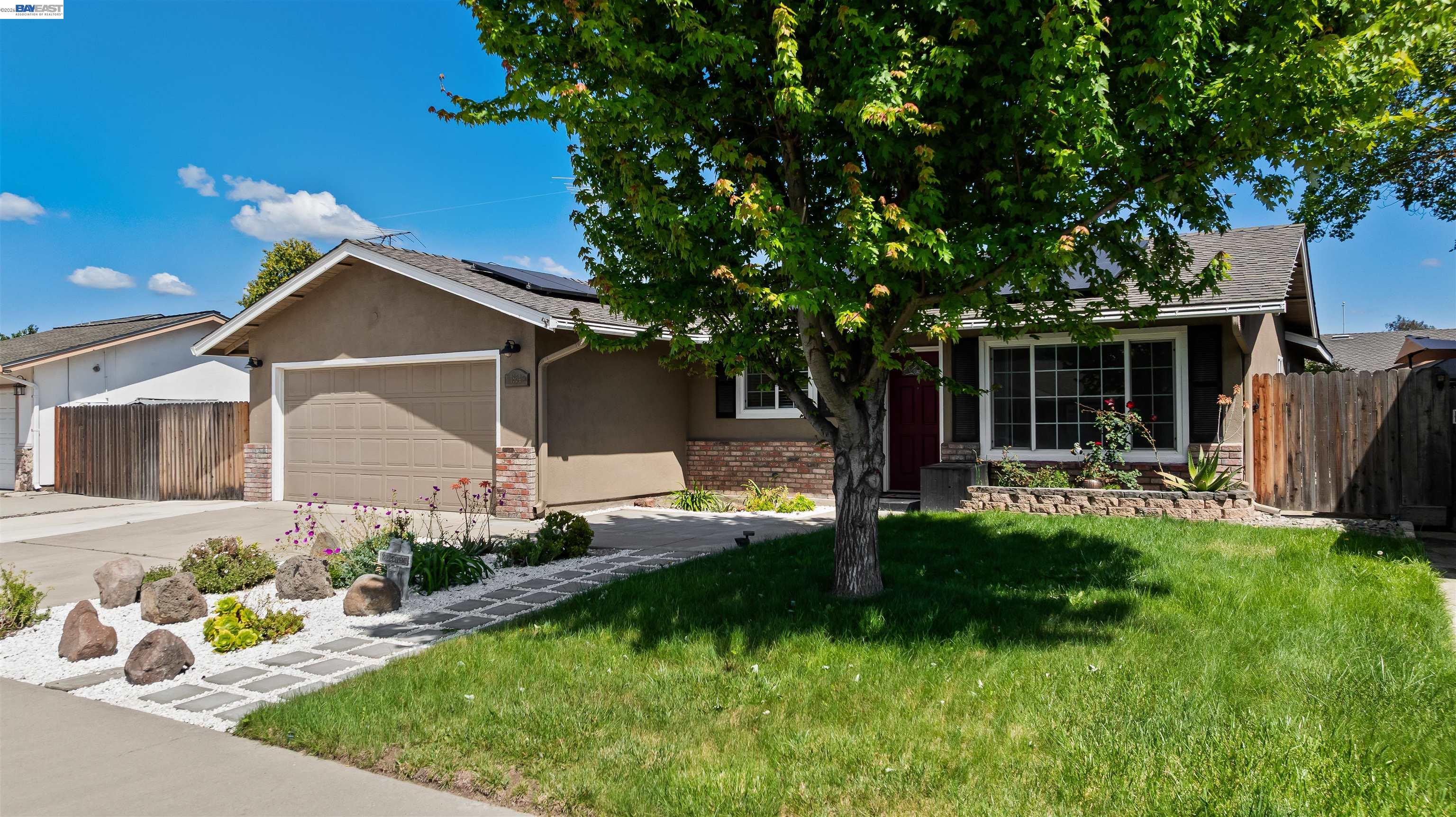 Detail Gallery Image 3 of 42 For 1864 Cherrywood Pl, Manteca,  CA 95336 - 3 Beds | 2 Baths