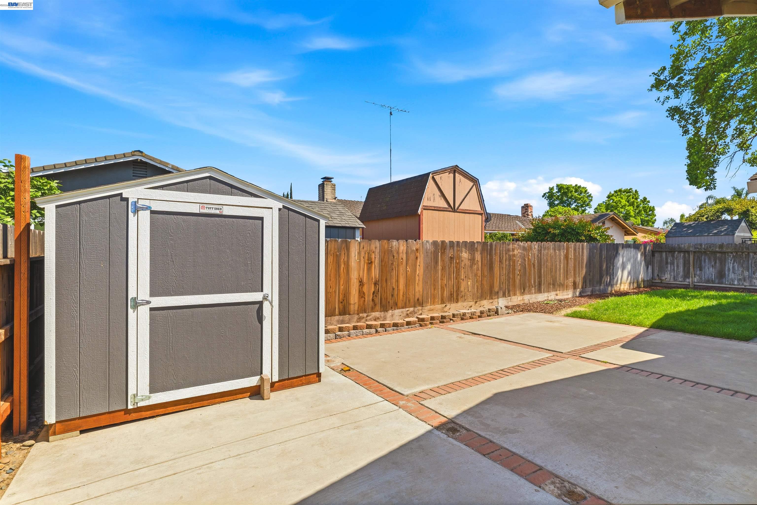Detail Gallery Image 32 of 42 For 1864 Cherrywood Pl, Manteca,  CA 95336 - 3 Beds | 2 Baths
