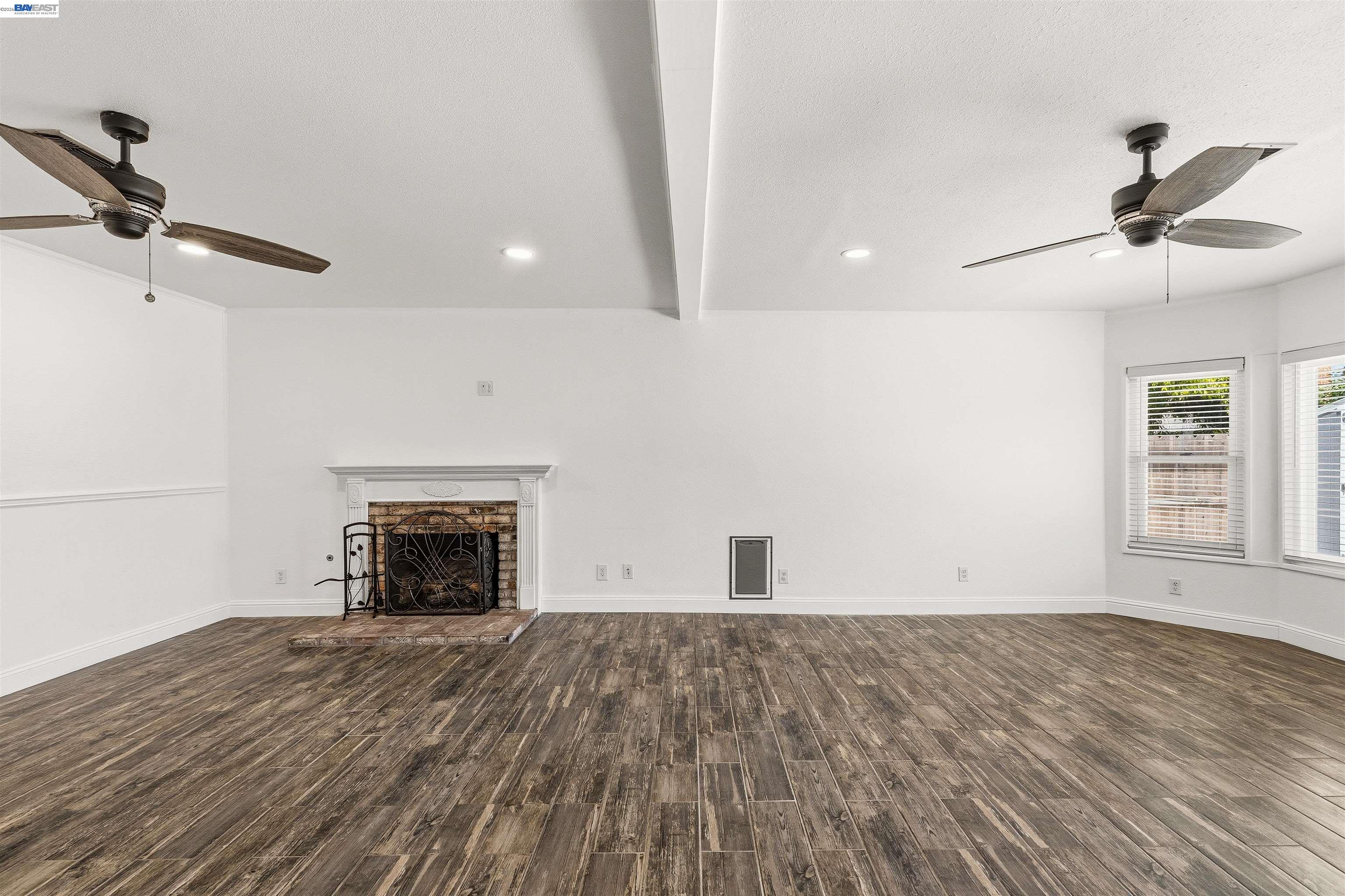 Detail Gallery Image 7 of 42 For 1864 Cherrywood Pl, Manteca,  CA 95336 - 3 Beds | 2 Baths