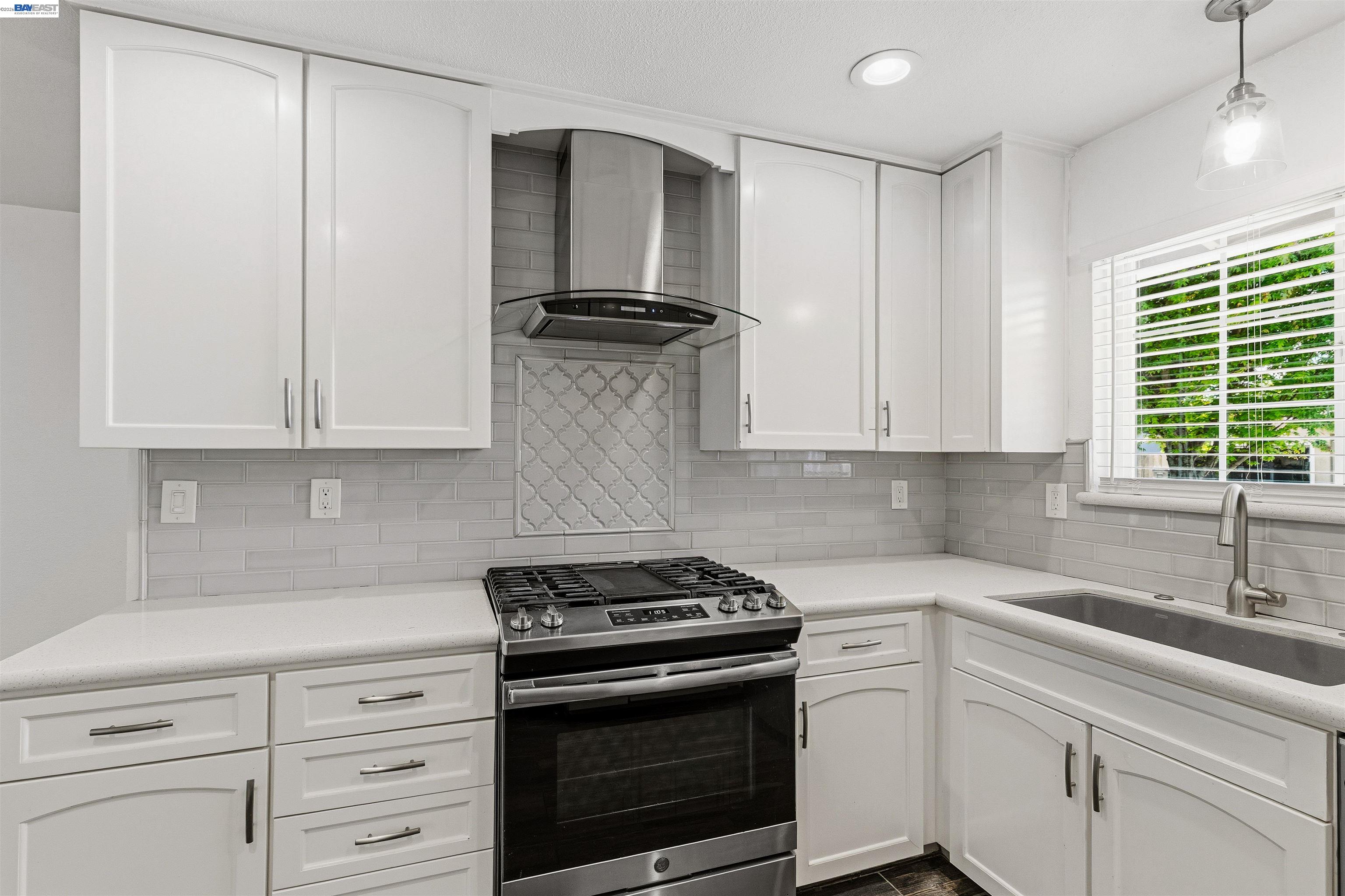 Detail Gallery Image 10 of 42 For 1864 Cherrywood Pl, Manteca,  CA 95336 - 3 Beds | 2 Baths