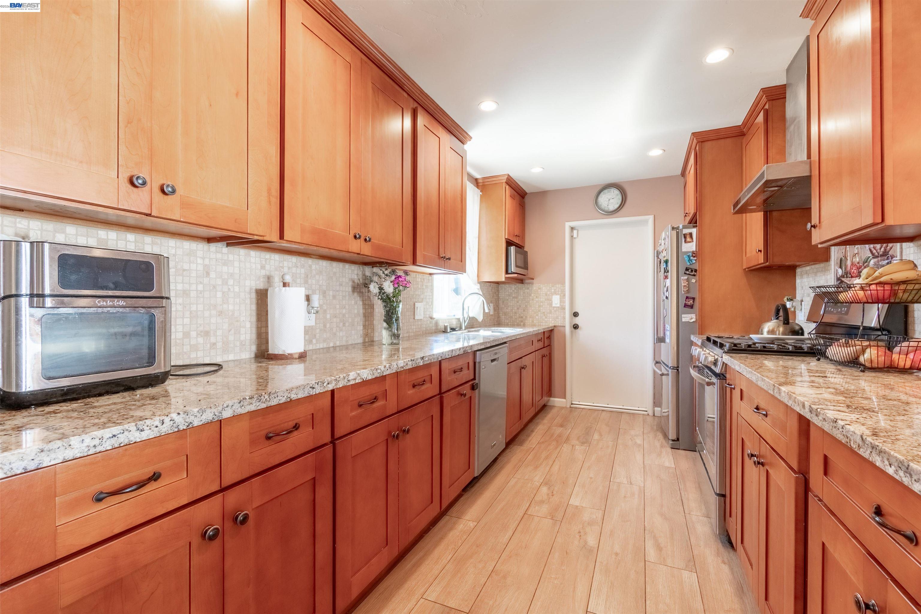 Detail Gallery Image 12 of 28 For 1218 Ottawa Ave, San Leandro,  CA 94579 - 3 Beds | 1 Baths