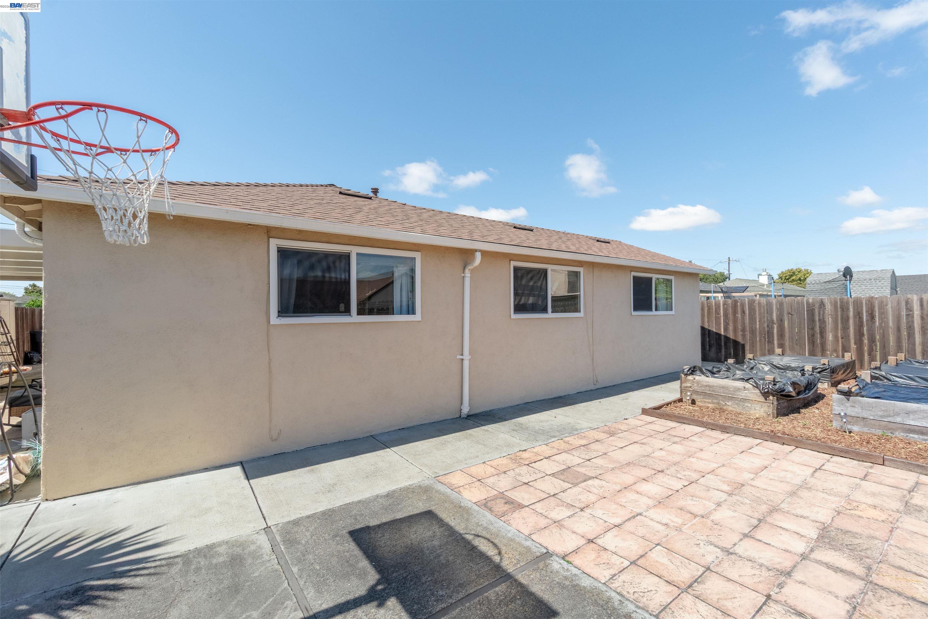 Detail Gallery Image 23 of 28 For 1218 Ottawa Ave, San Leandro,  CA 94579 - 3 Beds | 1 Baths