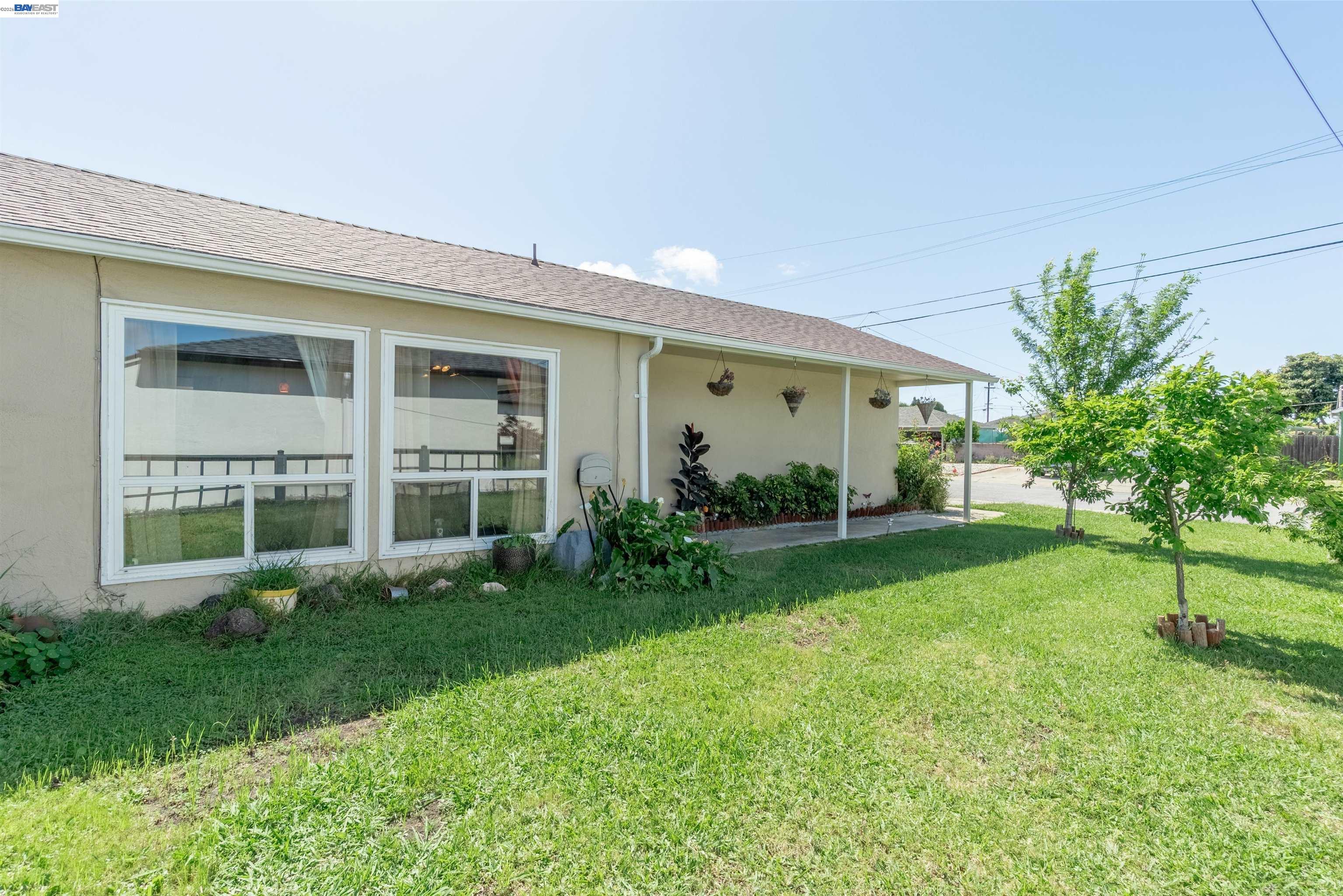 Detail Gallery Image 6 of 28 For 1218 Ottawa Ave, San Leandro,  CA 94579 - 3 Beds | 1 Baths