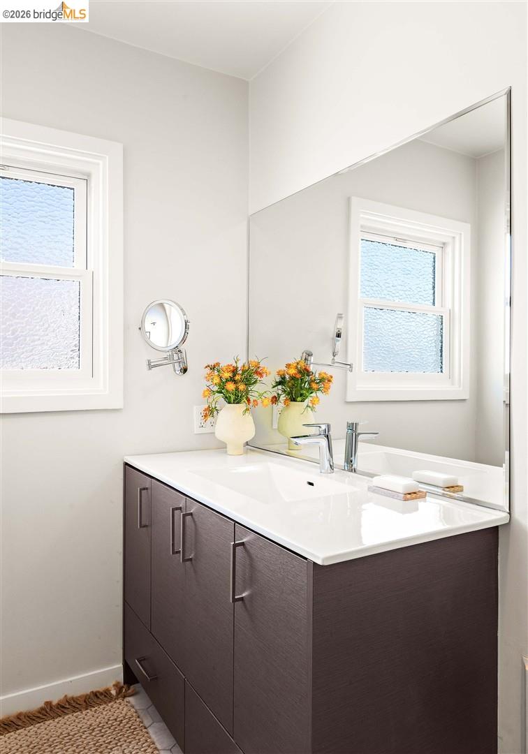 4261 Detroit, Oakland, CA, 94619