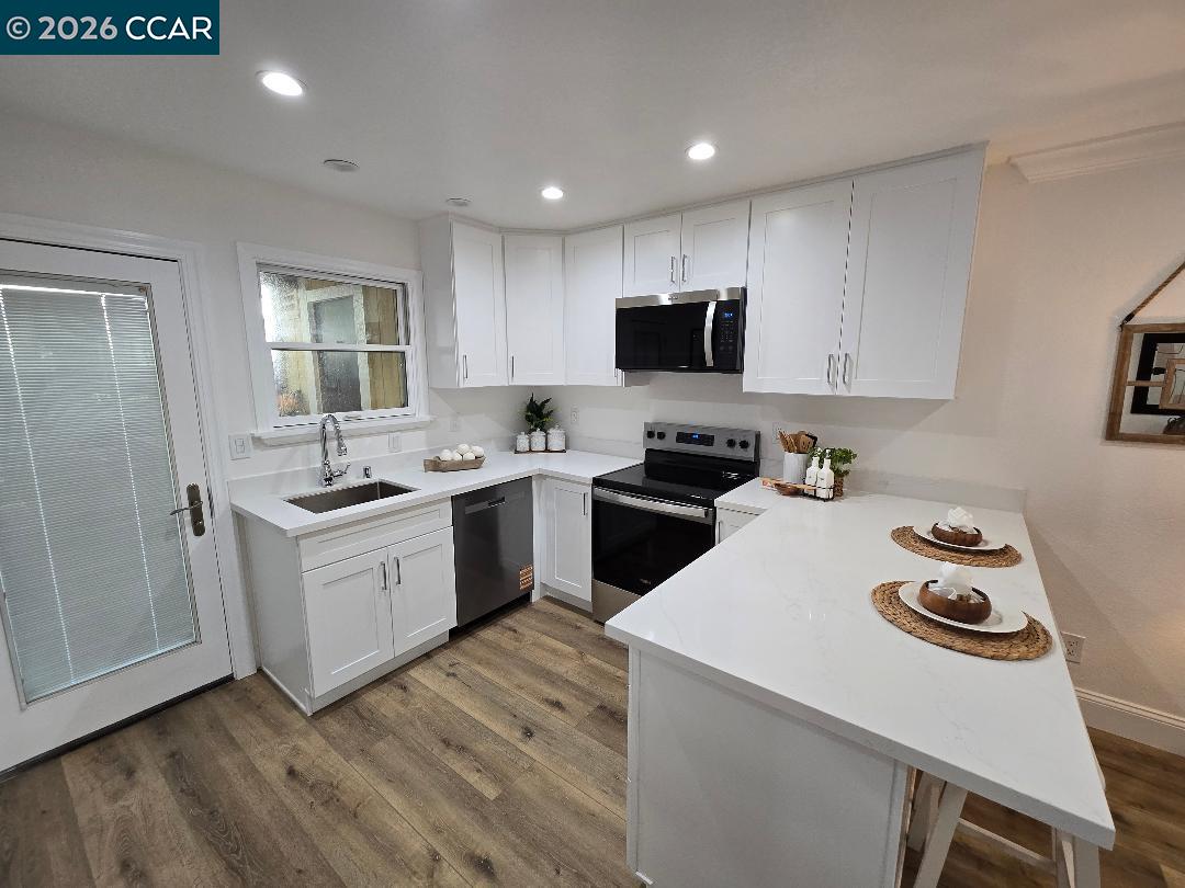 Photo #4: 41131423 Listing: Photo #4