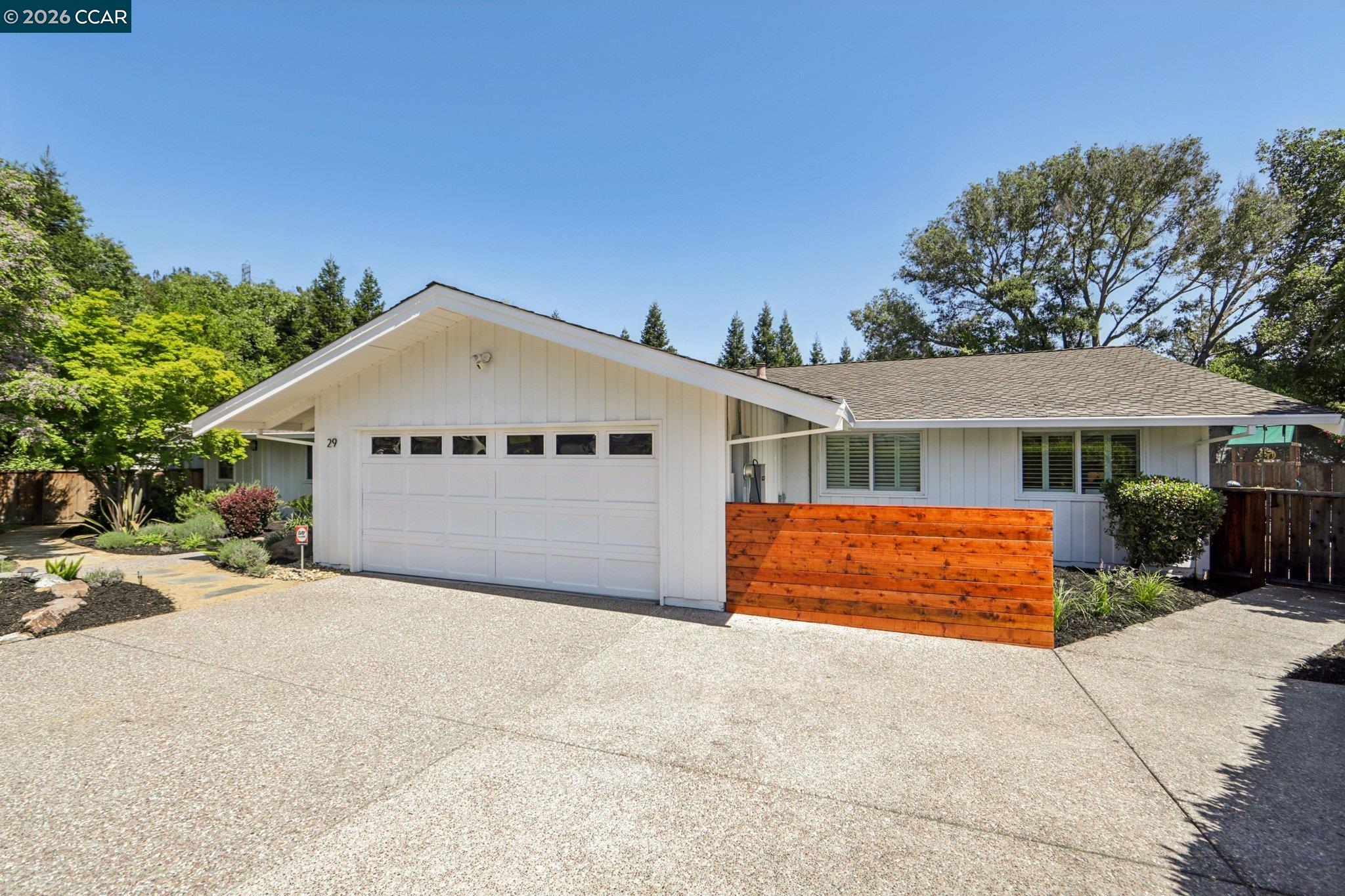 Detail Gallery Image 3 of 86 For 29 Winslow Pl, Moraga,  CA 94556 - 4 Beds | 2/1 Baths