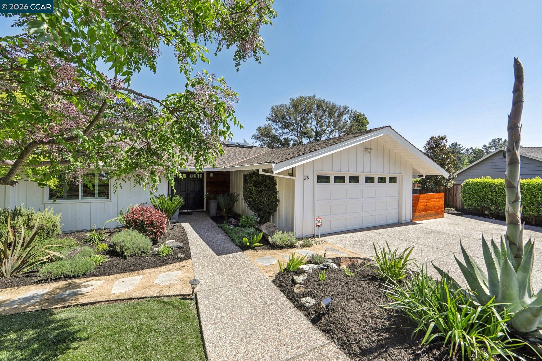Detail Gallery Image 5 of 86 For 29 Winslow Pl, Moraga,  CA 94556 - 4 Beds | 2/1 Baths