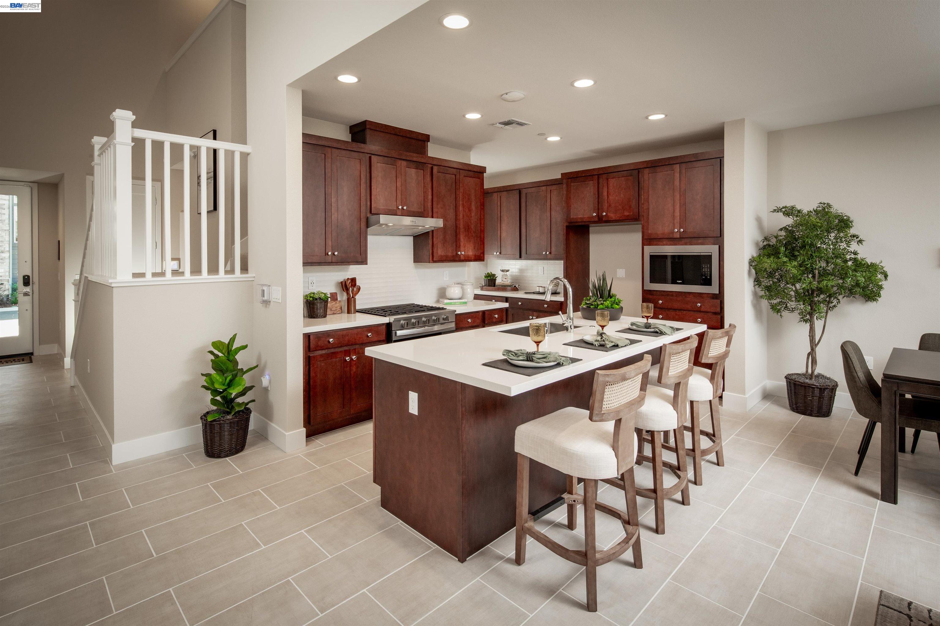 Detail Gallery Image 4 of 13 For 177 Gali Way #2401,  Napa,  CA 94558 - 3 Beds | 2/1 Baths