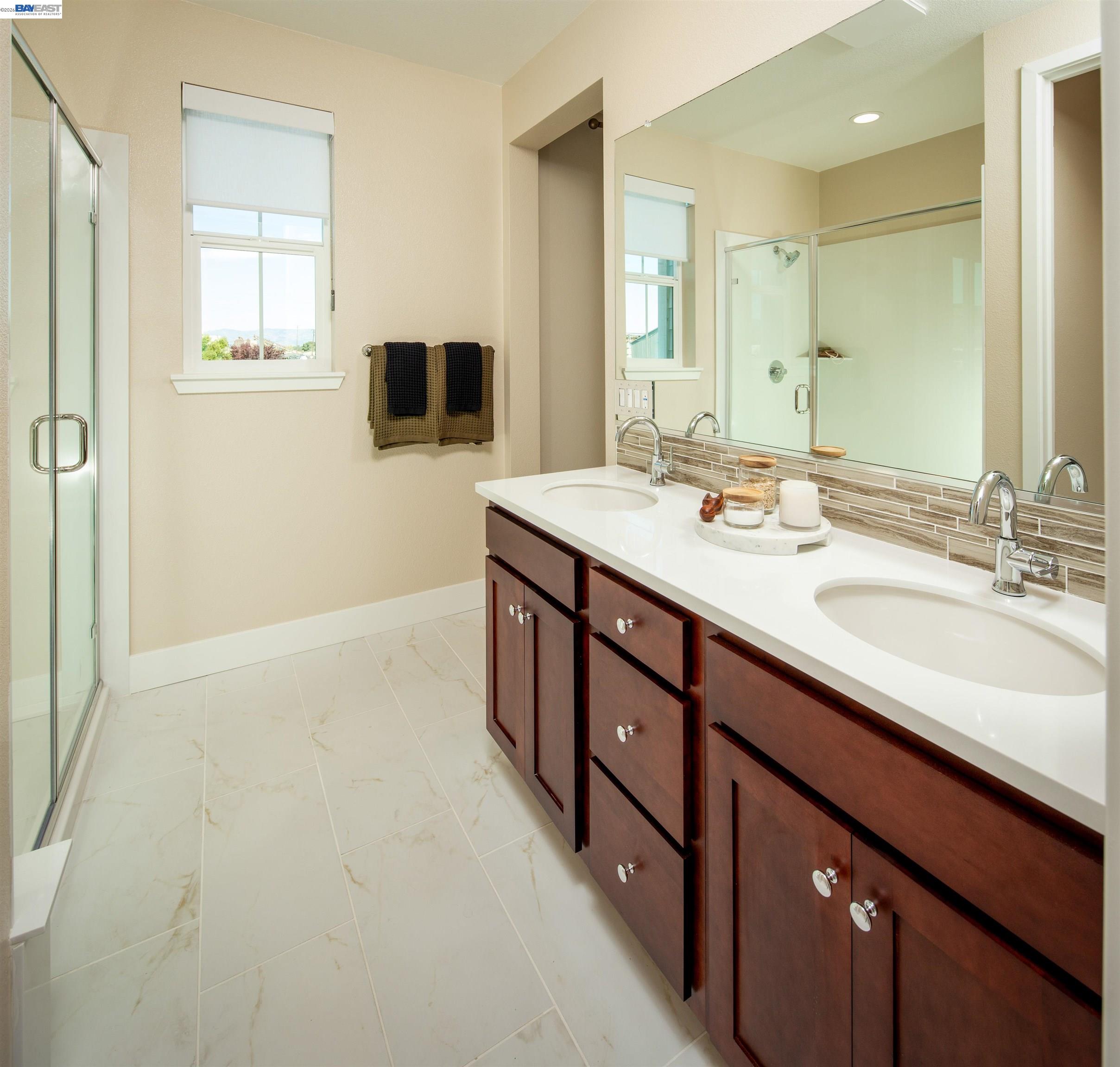 Detail Gallery Image 9 of 13 For 177 Gali Way #2401,  Napa,  CA 94558 - 3 Beds | 2/1 Baths