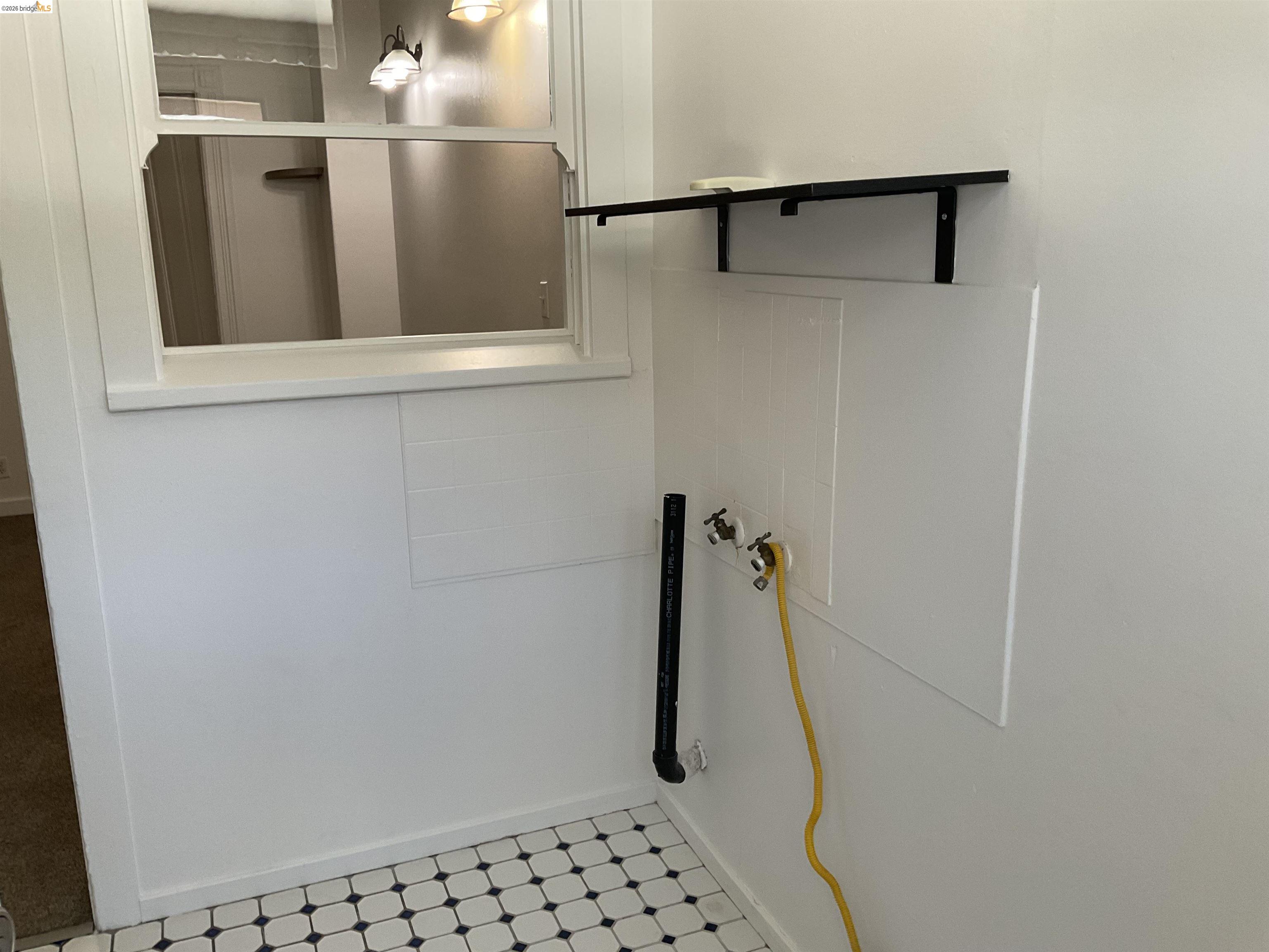 Detail Gallery Image 5 of 8 For 512 E Street #C,  Antioch,  CA 94509 - 1 Beds | 1 Baths