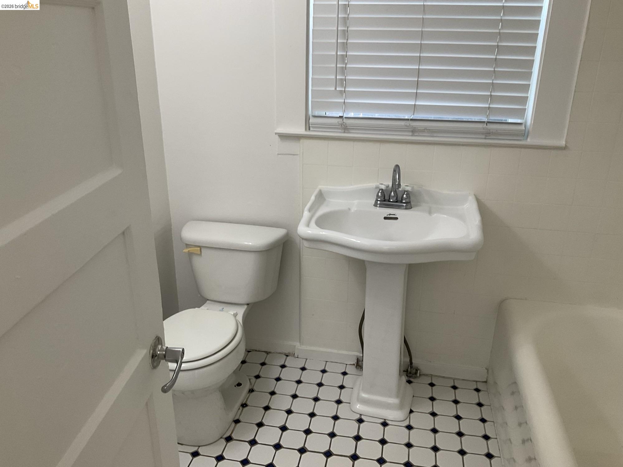 Detail Gallery Image 7 of 8 For 512 E Street #C,  Antioch,  CA 94509 - 1 Beds | 1 Baths