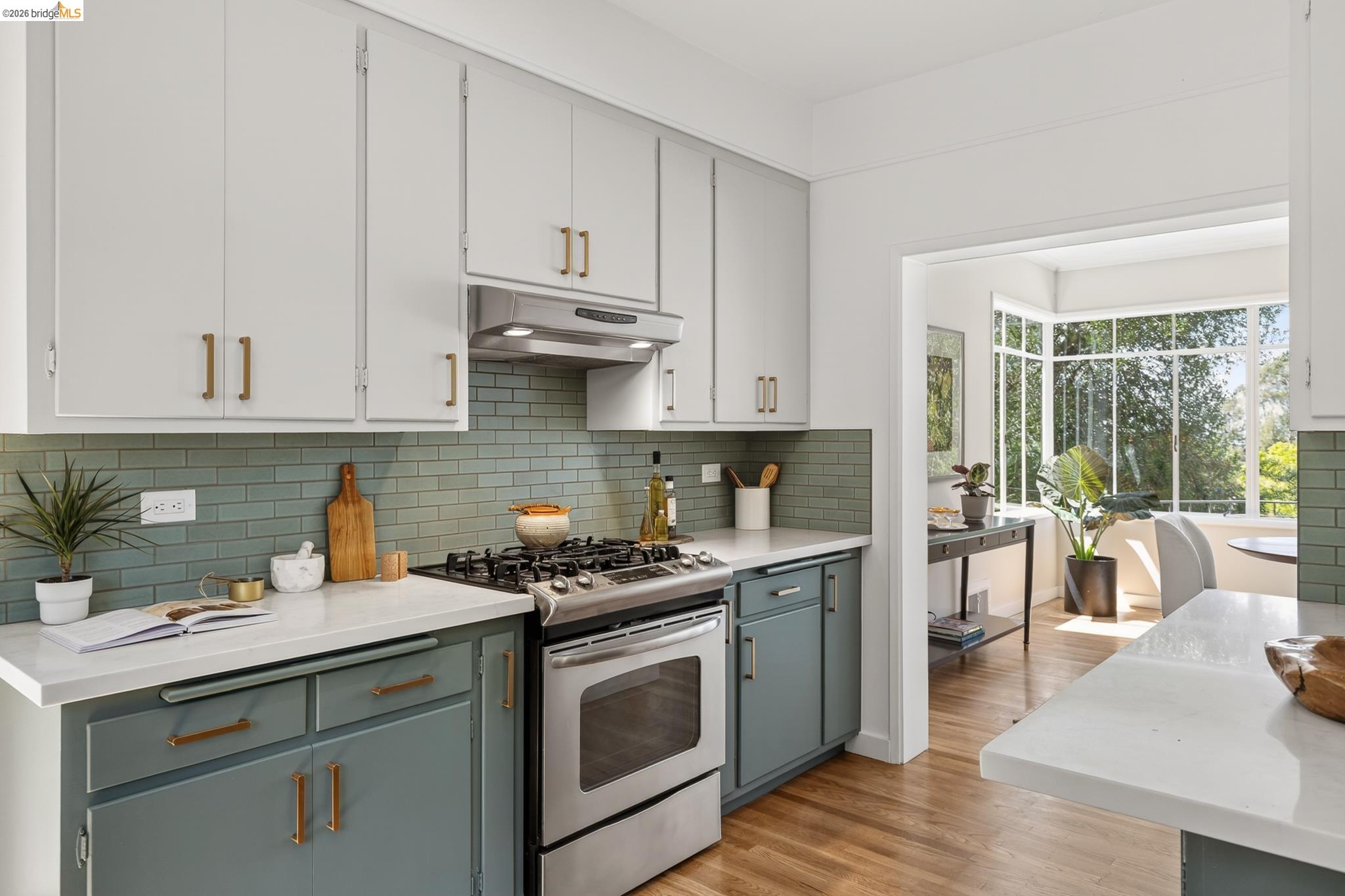 Detail Gallery Image 24 of 58 For 5727 La Salle Ave, Oakland,  CA 94611 - 3 Beds | 2/1 Baths