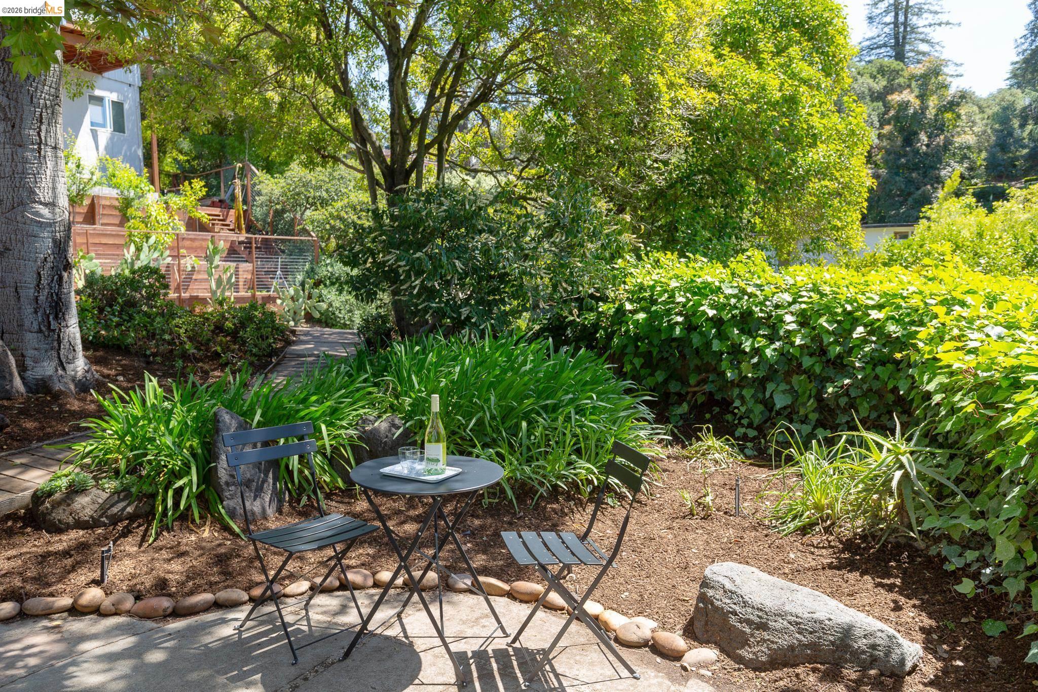 Detail Gallery Image 26 of 58 For 5727 La Salle Ave, Oakland,  CA 94611 - 3 Beds | 2/1 Baths