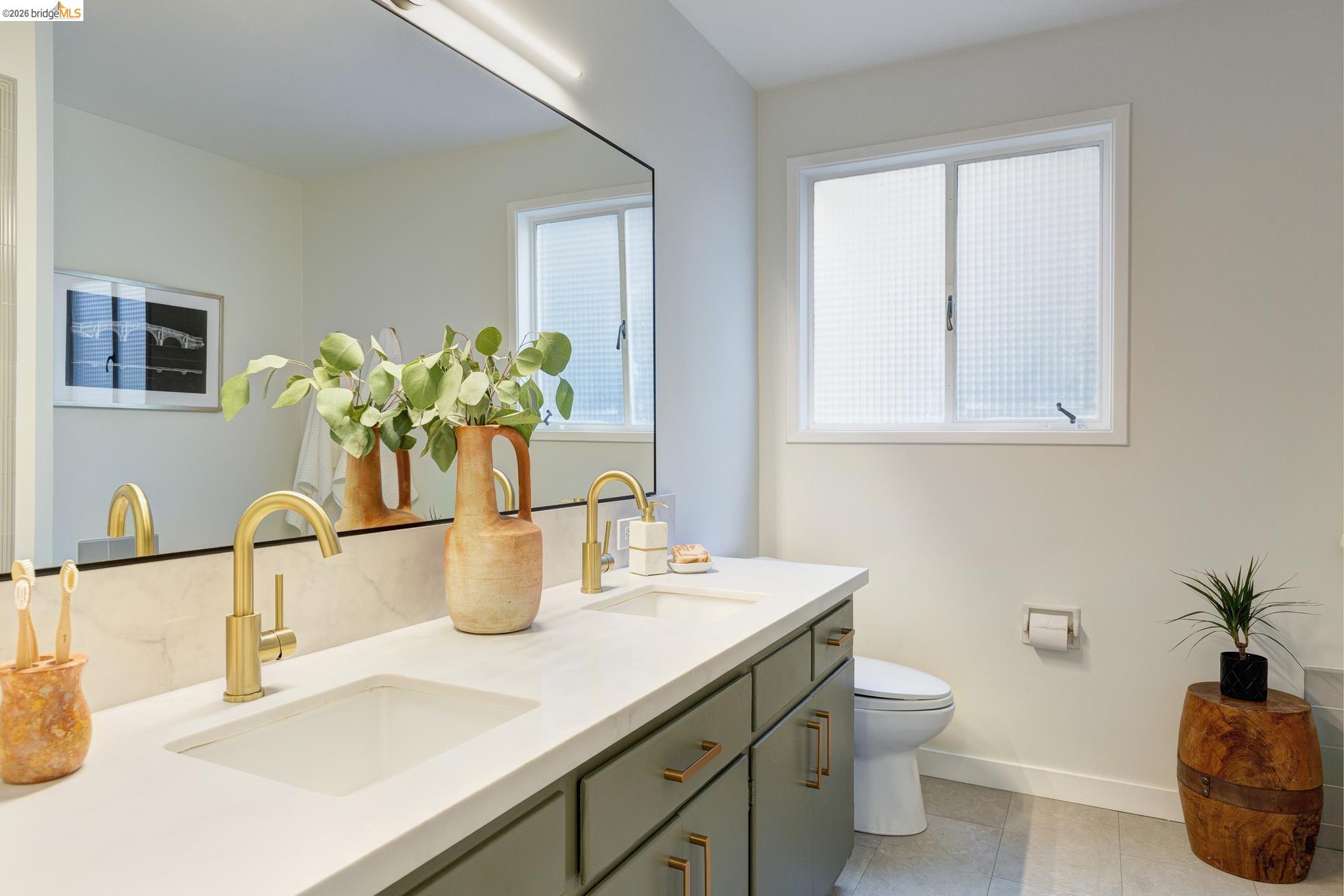 Detail Gallery Image 32 of 58 For 5727 La Salle Ave, Oakland,  CA 94611 - 3 Beds | 2/1 Baths