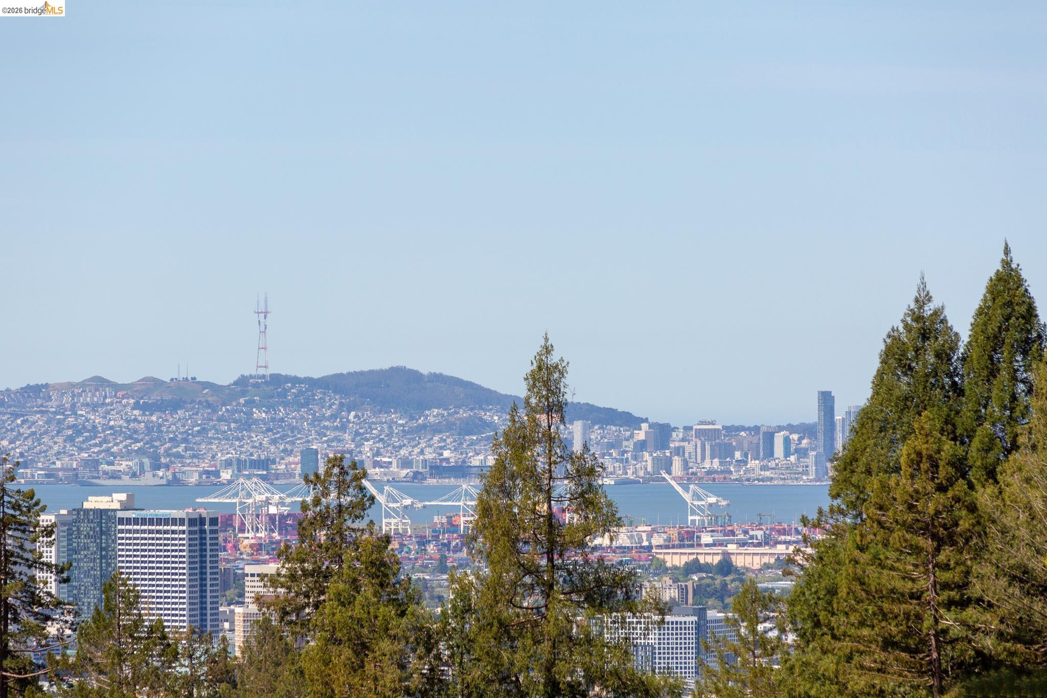 Detail Gallery Image 10 of 58 For 5727 La Salle Ave, Oakland,  CA 94611 - 3 Beds | 2/1 Baths