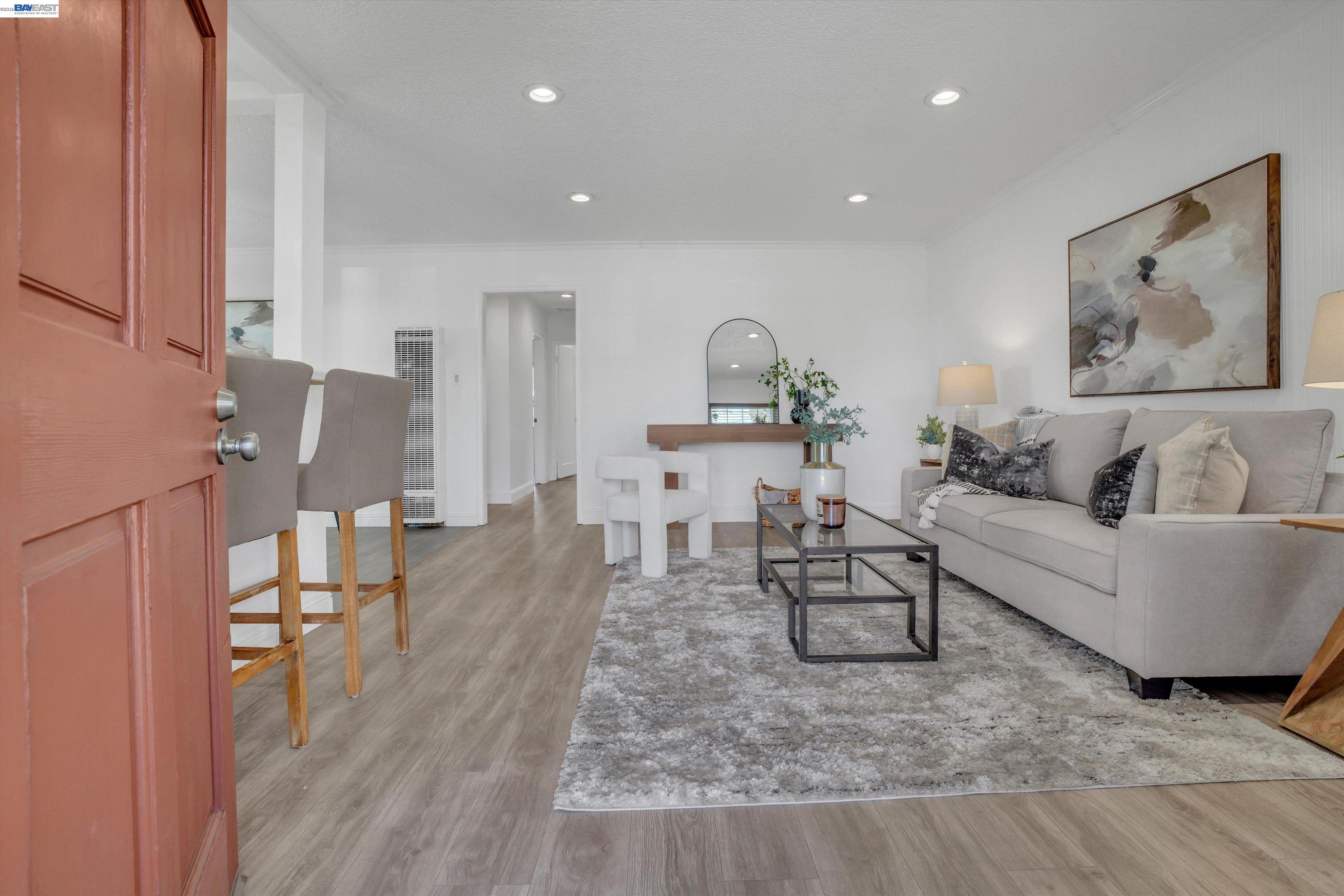 Detail Gallery Image 2 of 33 For 26338 Hickory Ave, Hayward,  CA 94544 - 3 Beds | 1 Baths