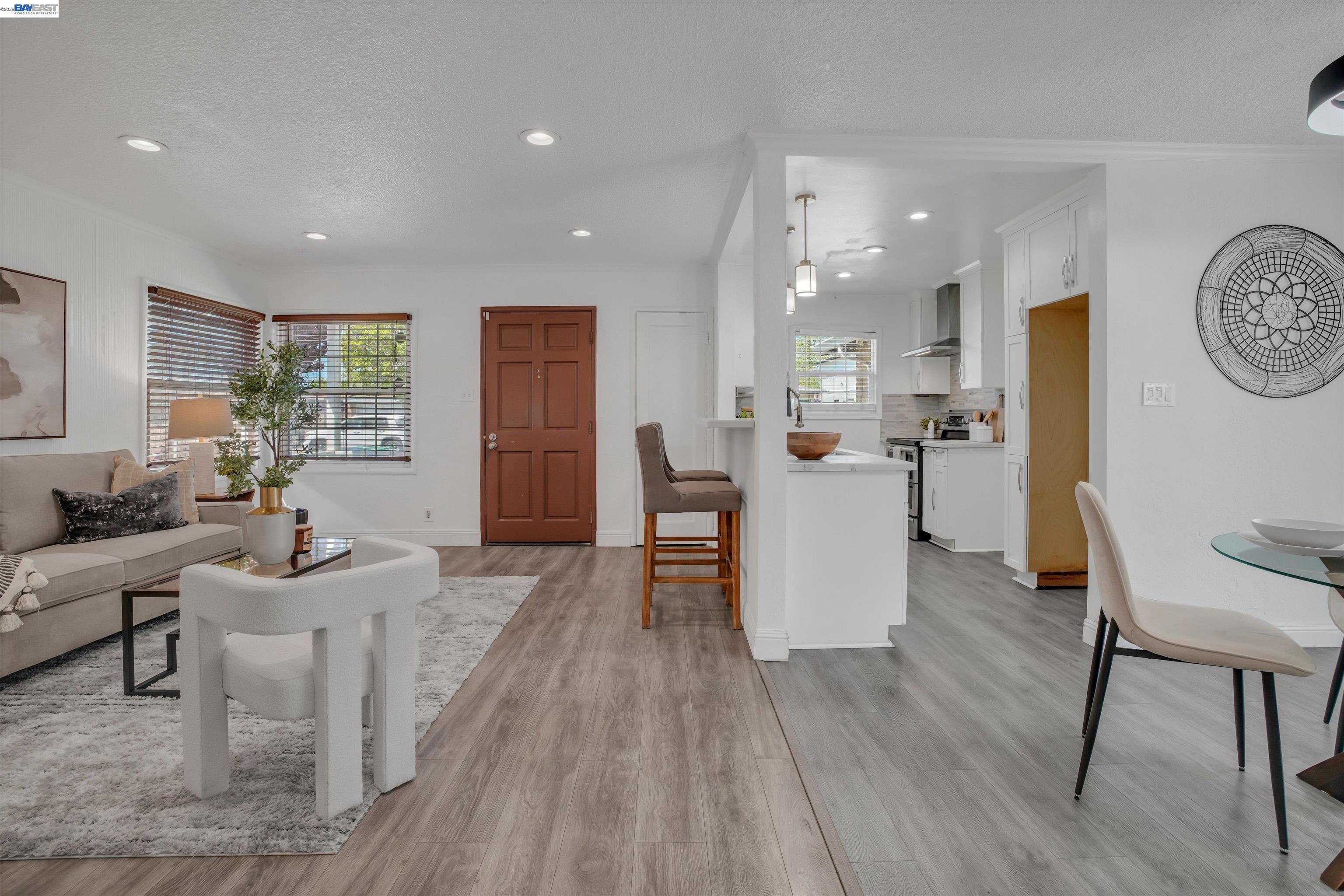 Detail Gallery Image 3 of 33 For 26338 Hickory Ave, Hayward,  CA 94544 - 3 Beds | 1 Baths