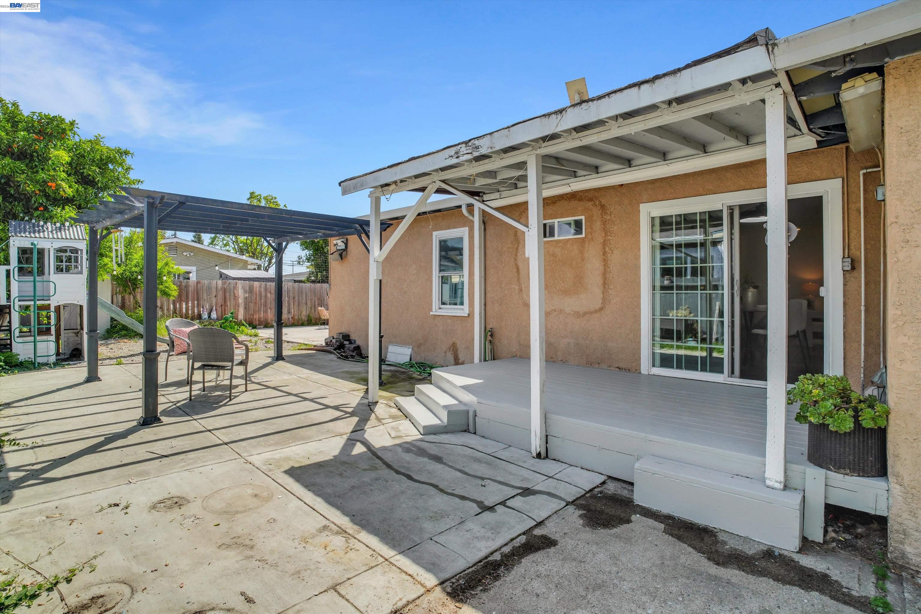 Detail Gallery Image 24 of 33 For 26338 Hickory Ave, Hayward,  CA 94544 - 3 Beds | 1 Baths