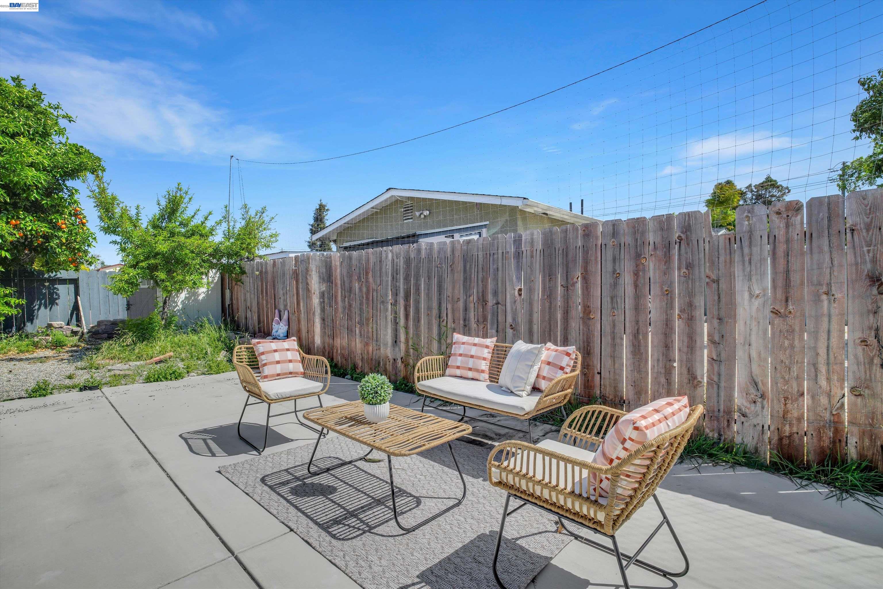 Detail Gallery Image 30 of 33 For 26338 Hickory Ave, Hayward,  CA 94544 - 3 Beds | 1 Baths