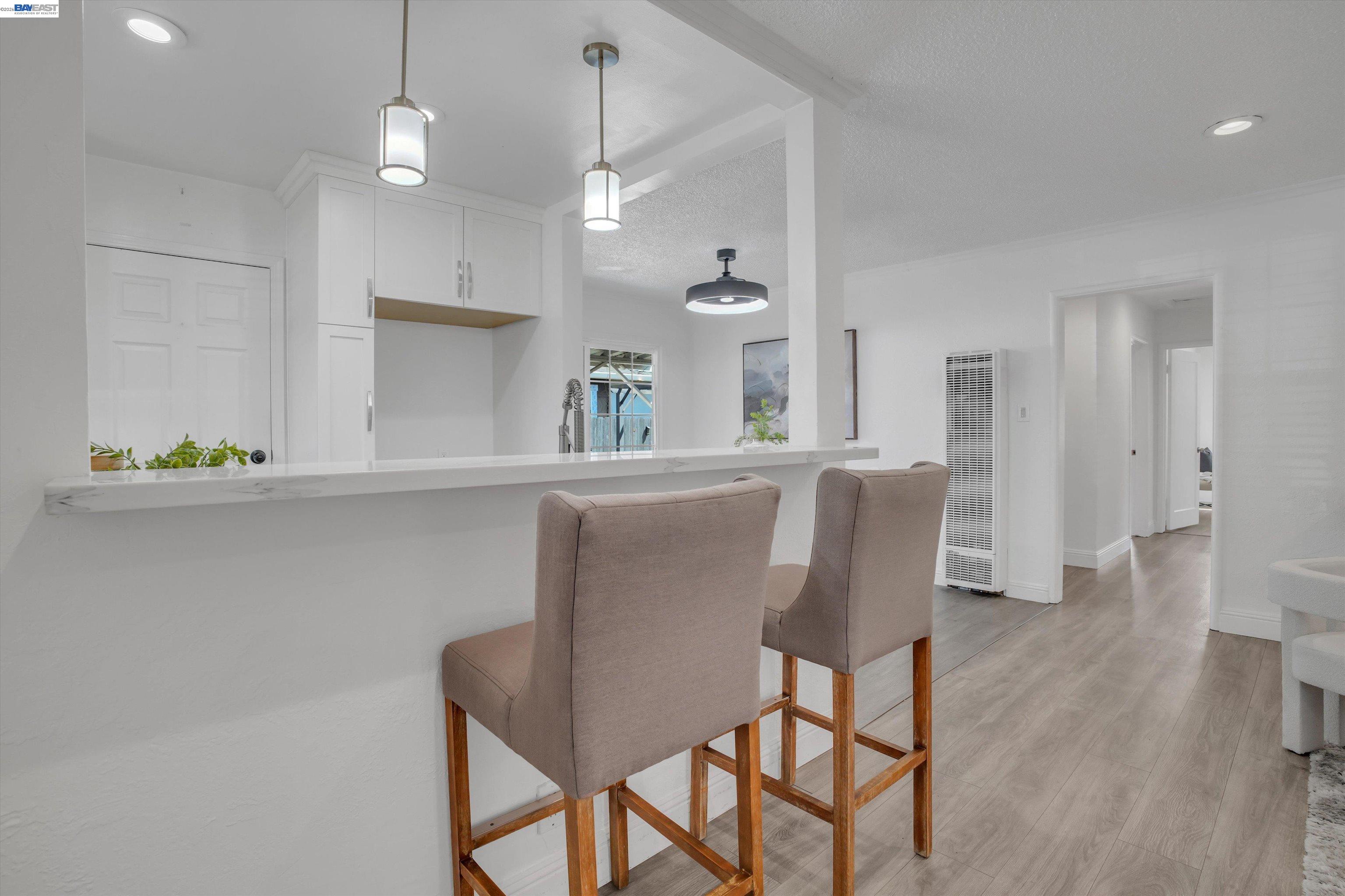 Detail Gallery Image 6 of 33 For 26338 Hickory Ave, Hayward,  CA 94544 - 3 Beds | 1 Baths