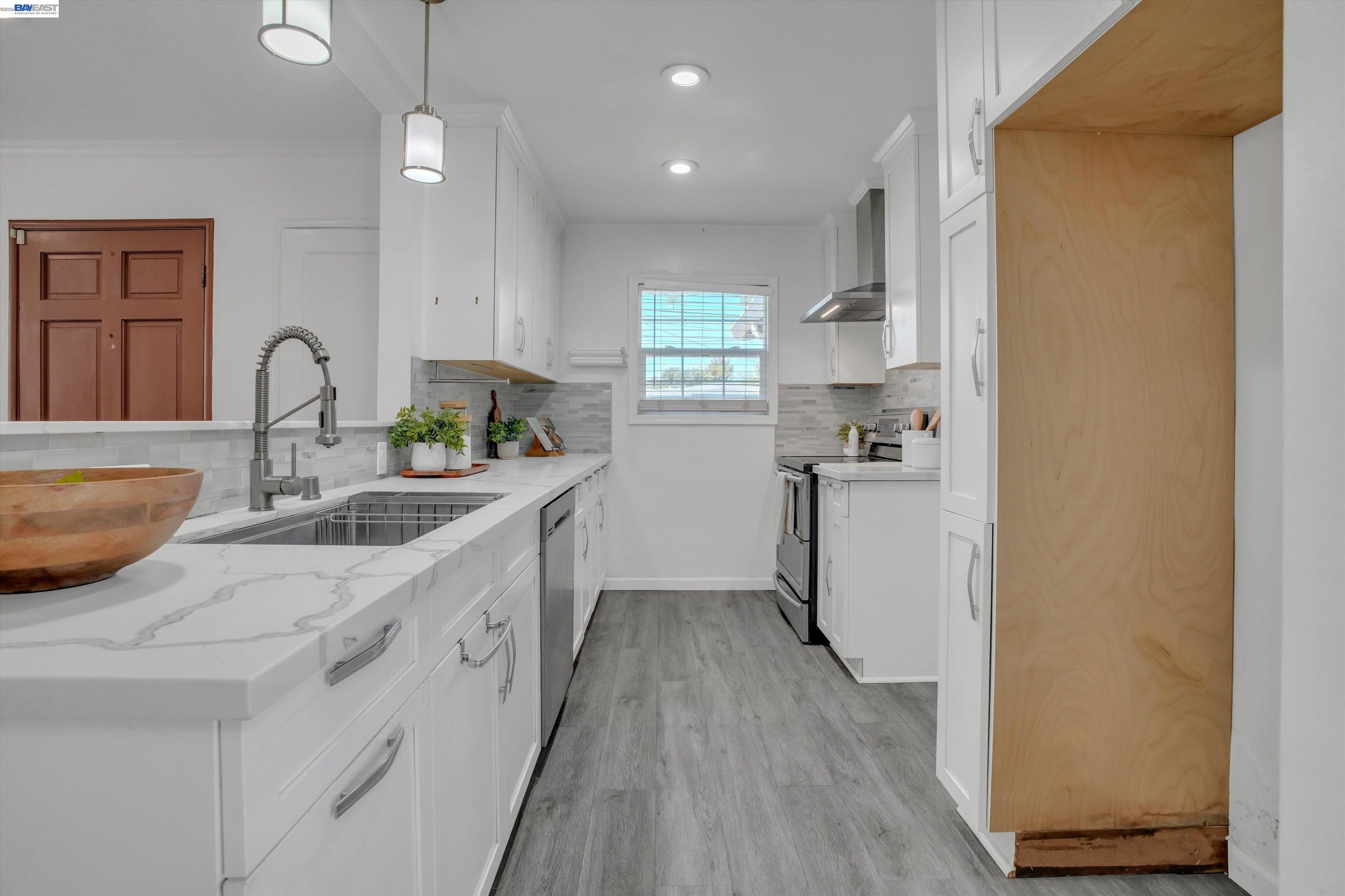 Detail Gallery Image 8 of 33 For 26338 Hickory Ave, Hayward,  CA 94544 - 3 Beds | 1 Baths