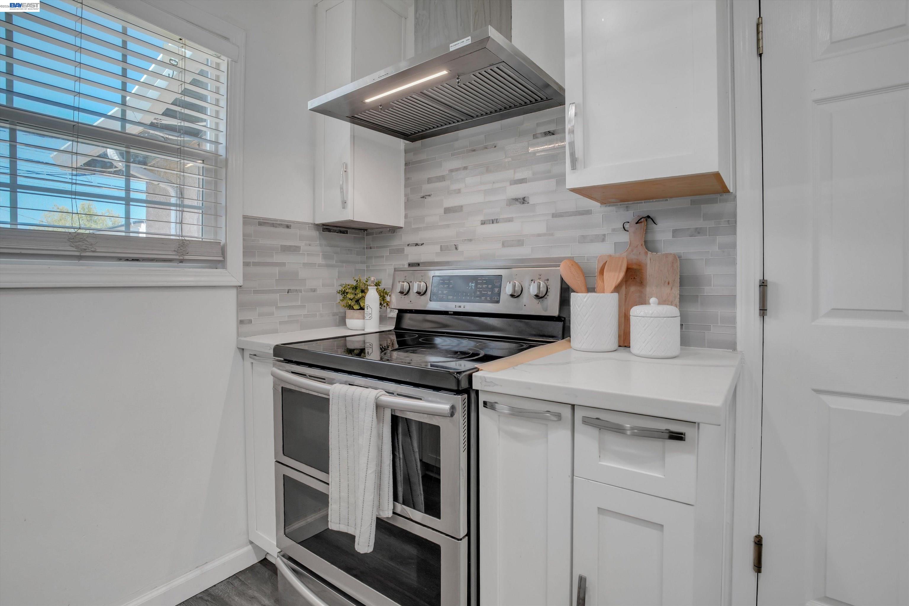 Detail Gallery Image 10 of 33 For 26338 Hickory Ave, Hayward,  CA 94544 - 3 Beds | 1 Baths