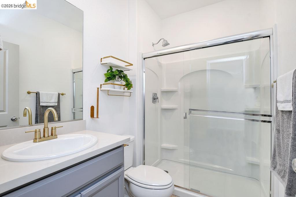 Detail Gallery Image 13 of 40 For 5308 Ramona Valley Ln, Antioch,  CA 94531 - 5 Beds | 3 Baths