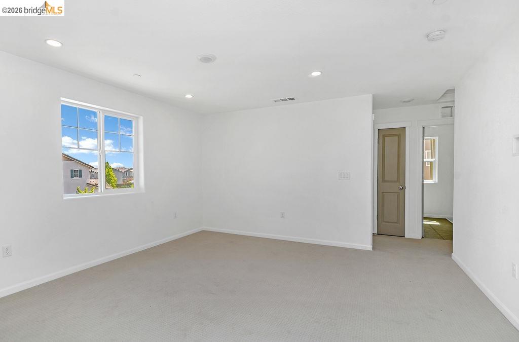 Detail Gallery Image 15 of 40 For 5308 Ramona Valley Ln, Antioch,  CA 94531 - 5 Beds | 3 Baths