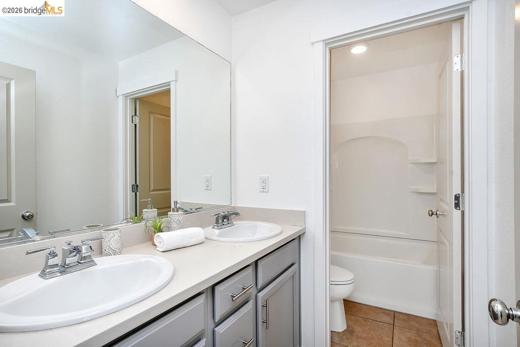 Detail Gallery Image 27 of 40 For 5308 Ramona Valley Ln, Antioch,  CA 94531 - 5 Beds | 3 Baths