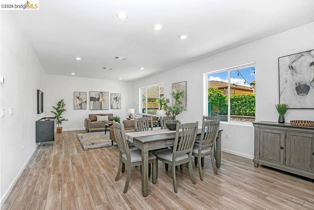 Detail Gallery Image 4 of 40 For 5308 Ramona Valley Ln, Antioch,  CA 94531 - 5 Beds | 3 Baths