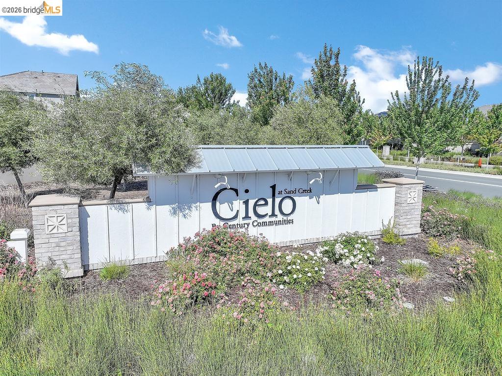 Detail Gallery Image 36 of 40 For 5308 Ramona Valley Ln, Antioch,  CA 94531 - 5 Beds | 3 Baths