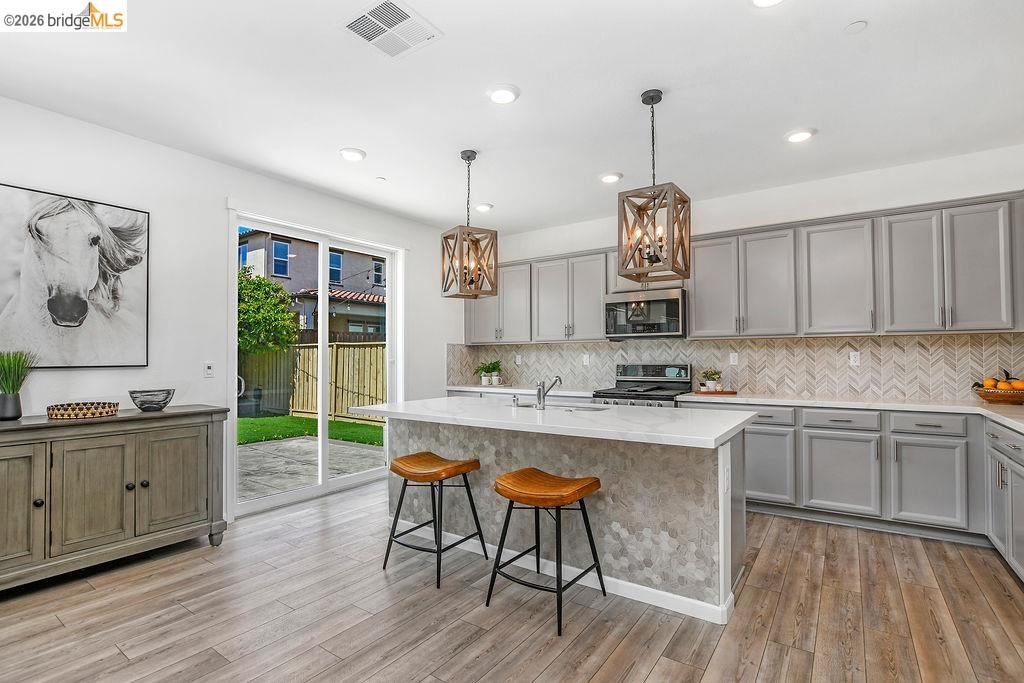 Detail Gallery Image 7 of 40 For 5308 Ramona Valley Ln, Antioch,  CA 94531 - 5 Beds | 3 Baths