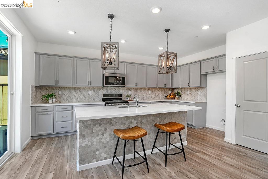 Detail Gallery Image 8 of 40 For 5308 Ramona Valley Ln, Antioch,  CA 94531 - 5 Beds | 3 Baths