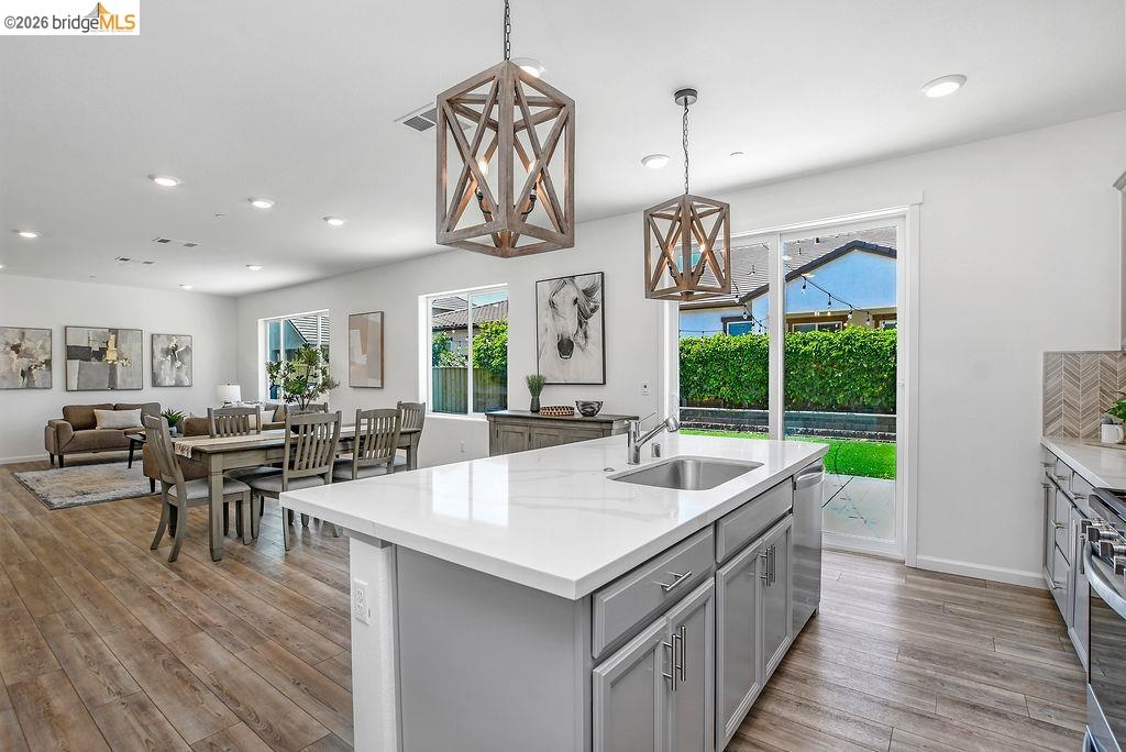 Detail Gallery Image 10 of 40 For 5308 Ramona Valley Ln, Antioch,  CA 94531 - 5 Beds | 3 Baths