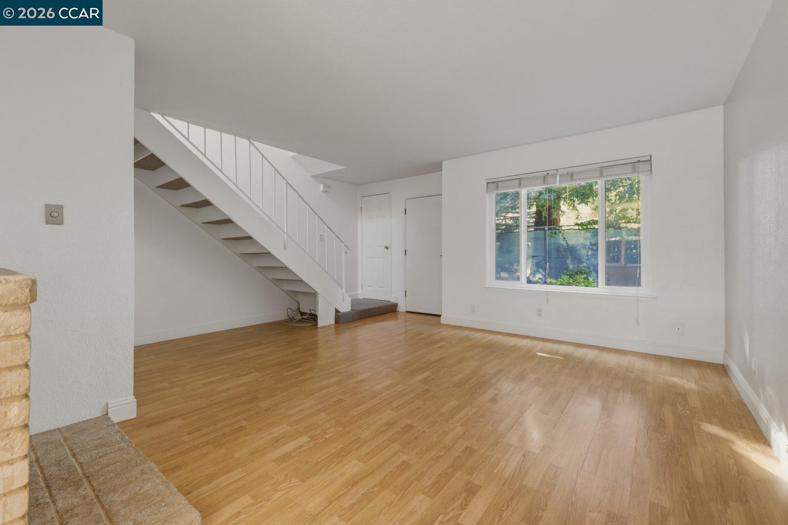 Photo #2: 41131439 Listing: Photo #2