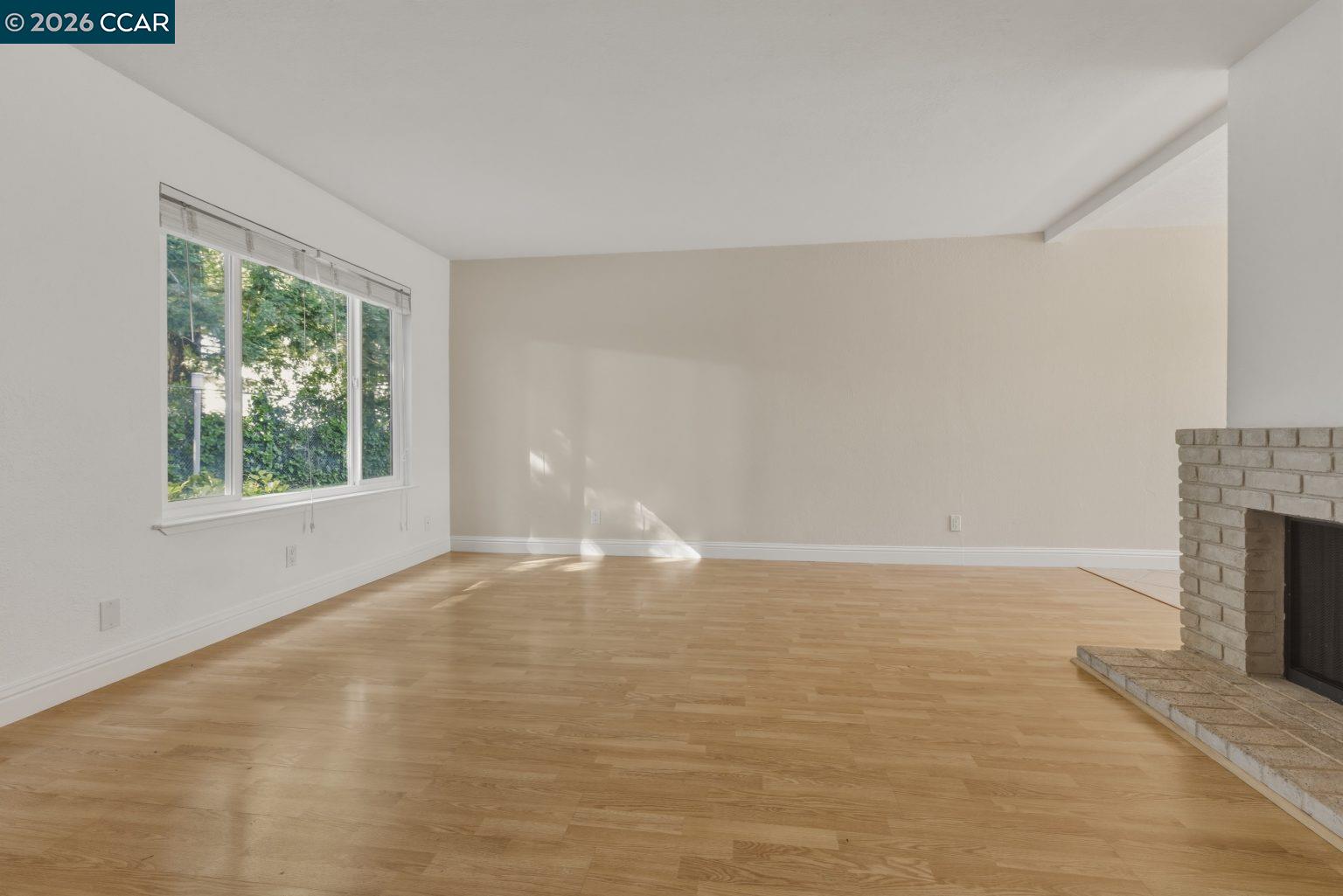 Photo #4: 41131439 Listing: Photo #4