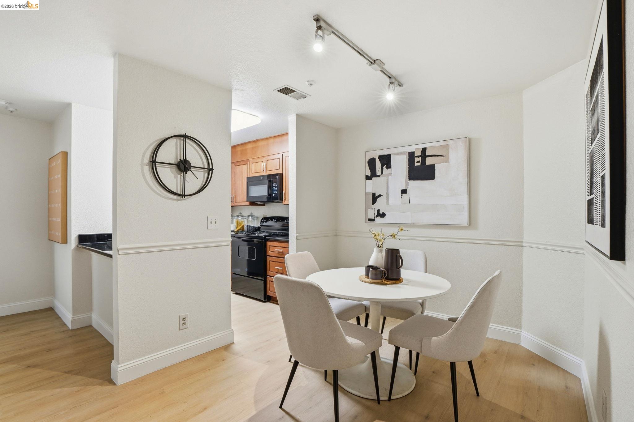 Photo #9: 41131449 Listing: Photo #9