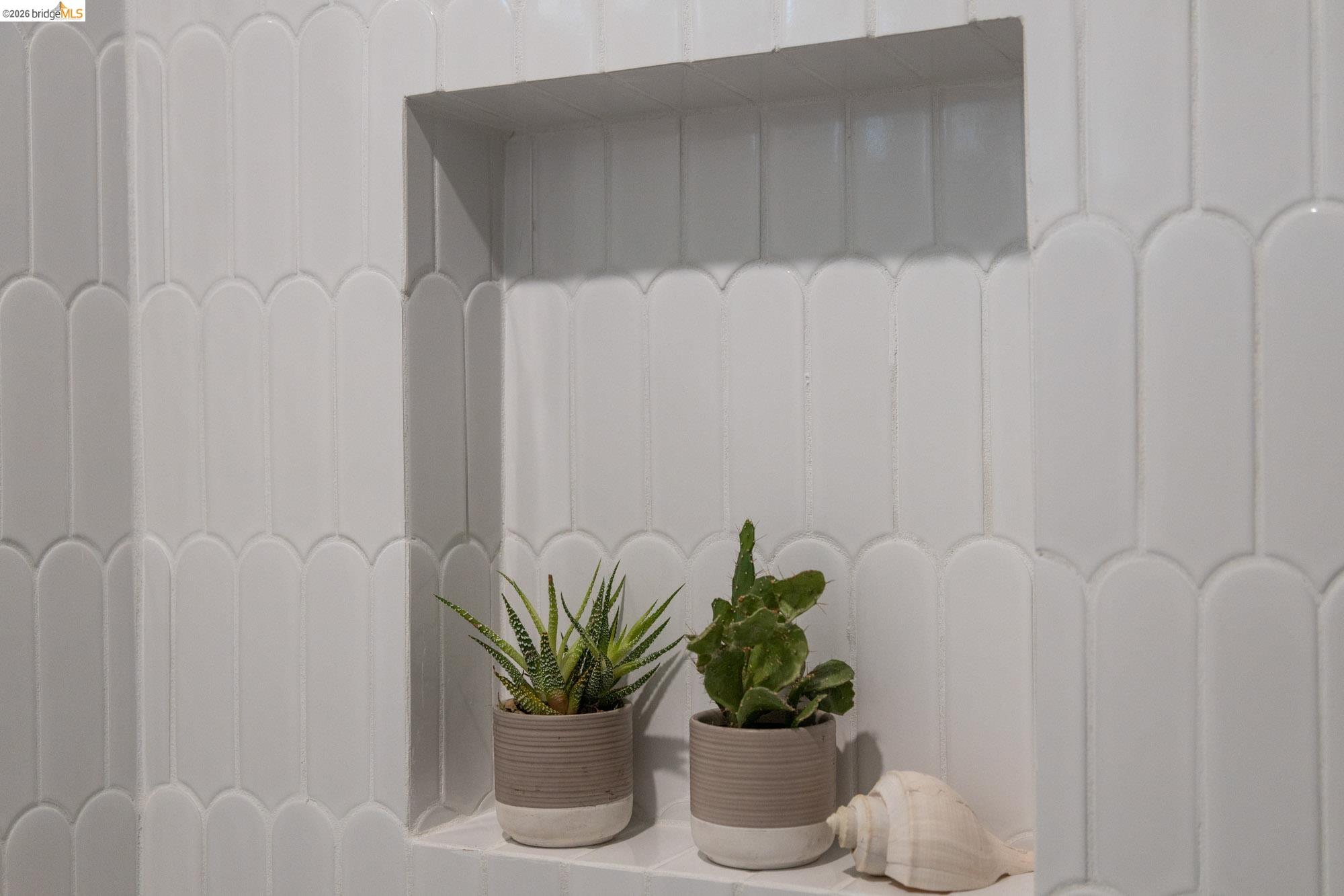 Detail Gallery Image 36 of 63 For 7403 Skyline Blvd, Oakland,  CA 94611 - 3 Beds | 2/1 Baths