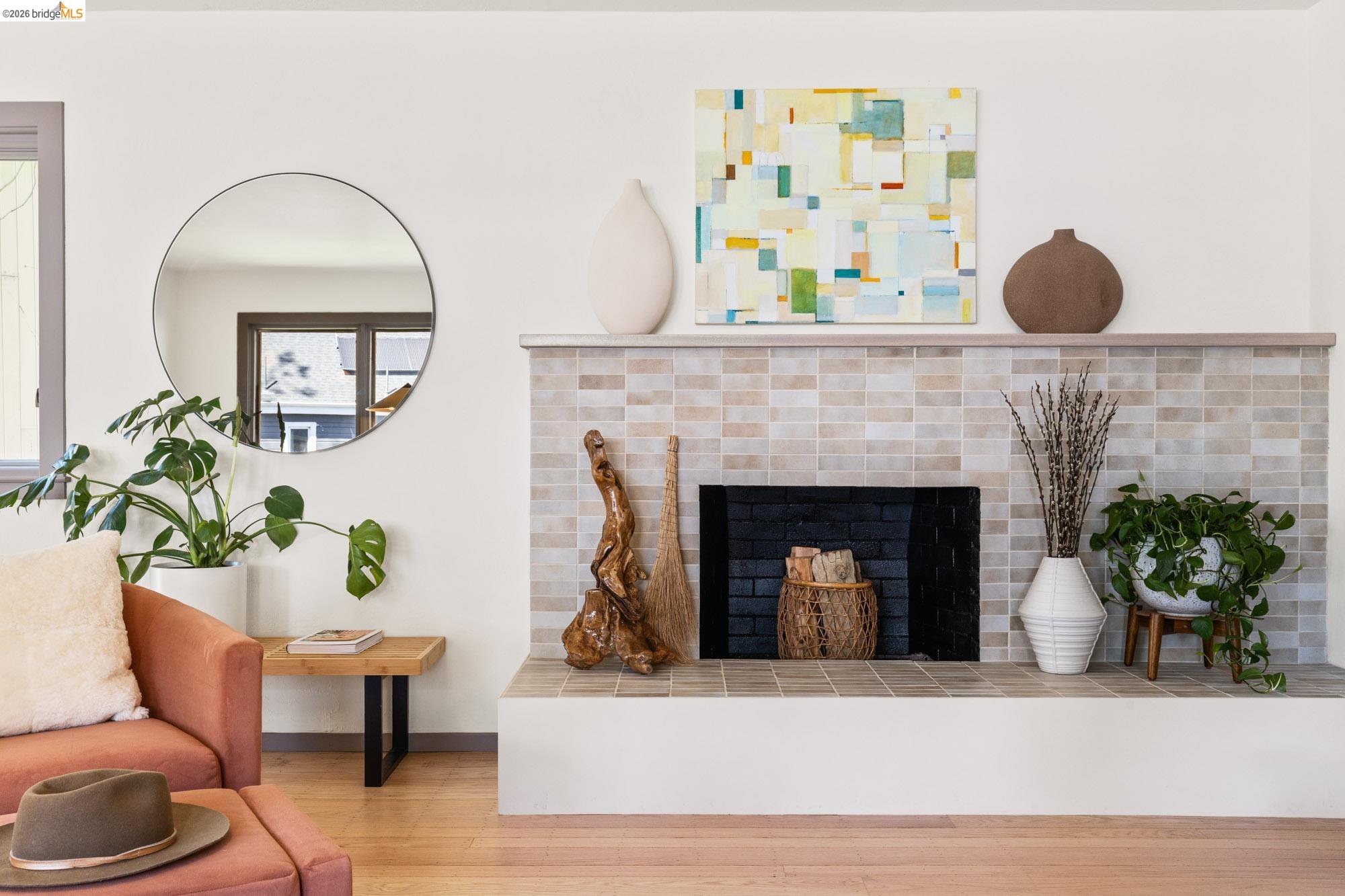 Detail Gallery Image 6 of 63 For 7403 Skyline Blvd, Oakland,  CA 94611 - 3 Beds | 2/1 Baths