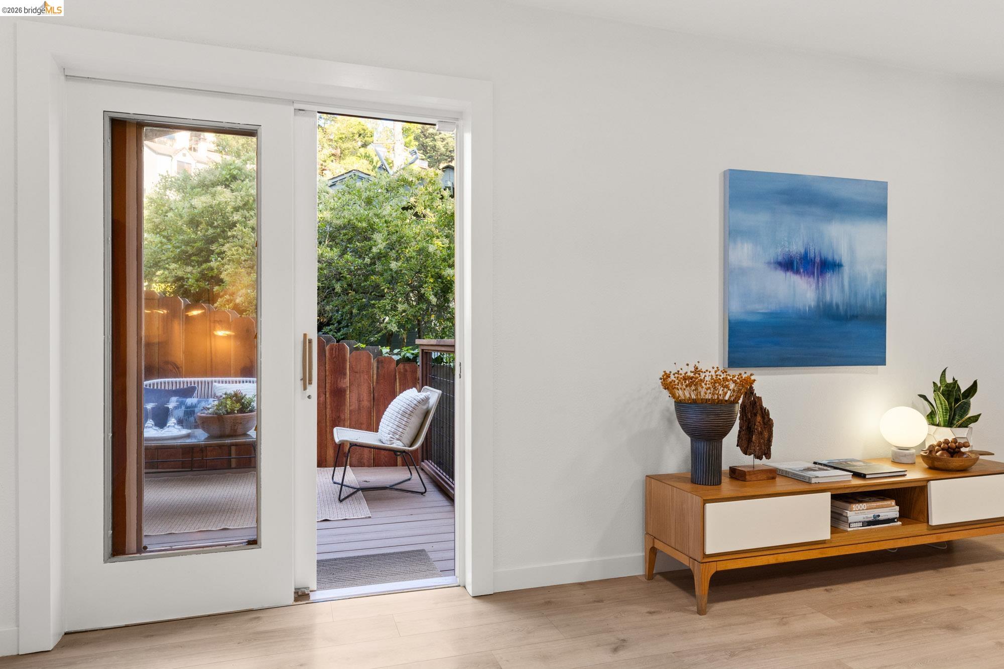 Detail Gallery Image 51 of 63 For 7403 Skyline Blvd, Oakland,  CA 94611 - 3 Beds | 2/1 Baths