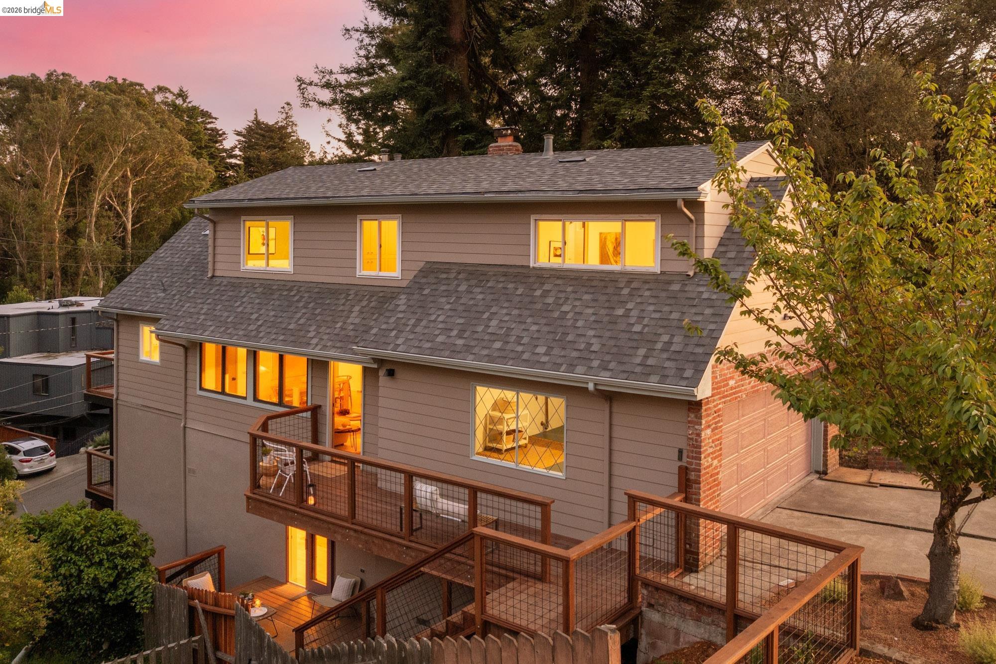 Detail Gallery Image 53 of 63 For 7403 Skyline Blvd, Oakland,  CA 94611 - 3 Beds | 2/1 Baths