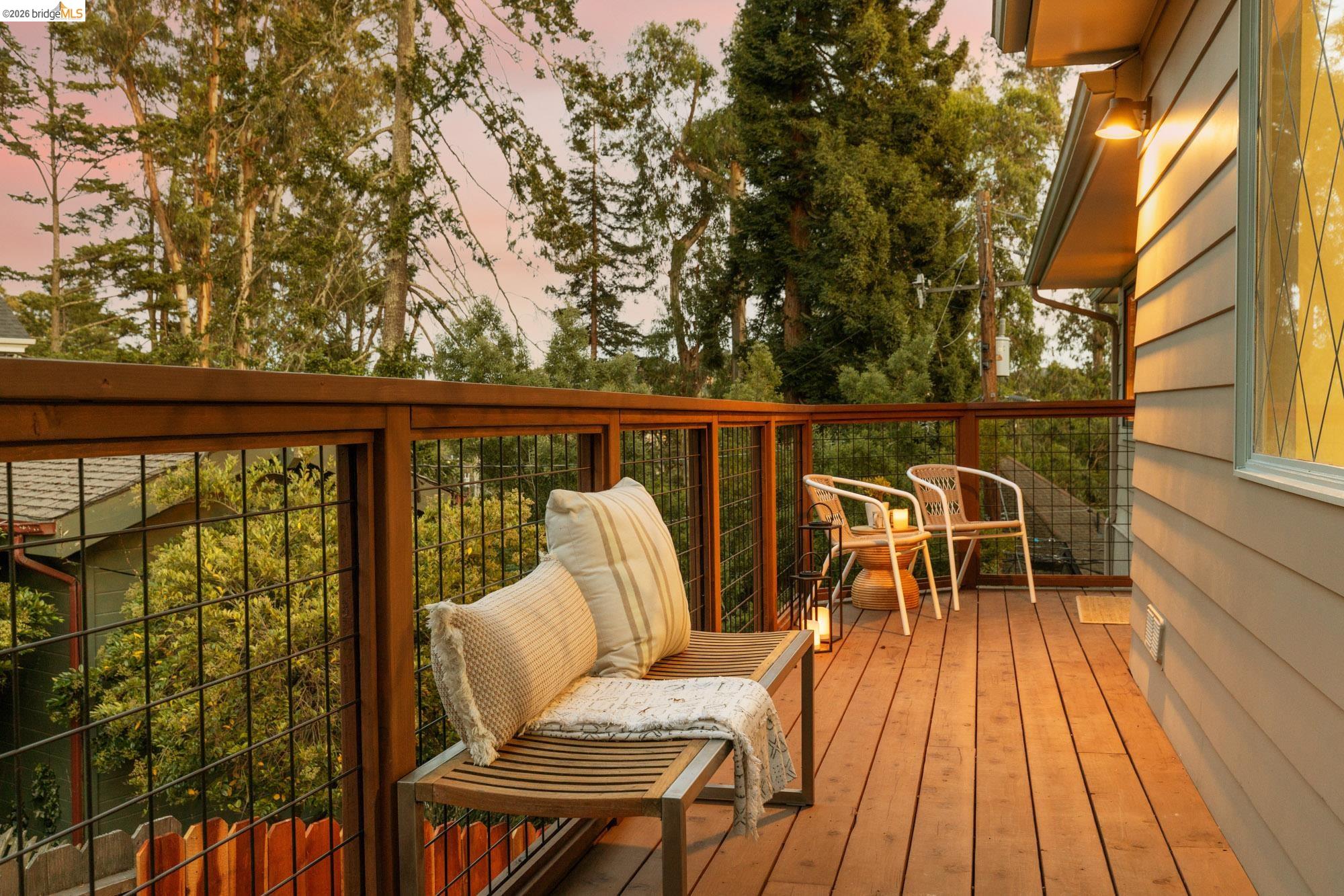 Detail Gallery Image 54 of 63 For 7403 Skyline Blvd, Oakland,  CA 94611 - 3 Beds | 2/1 Baths