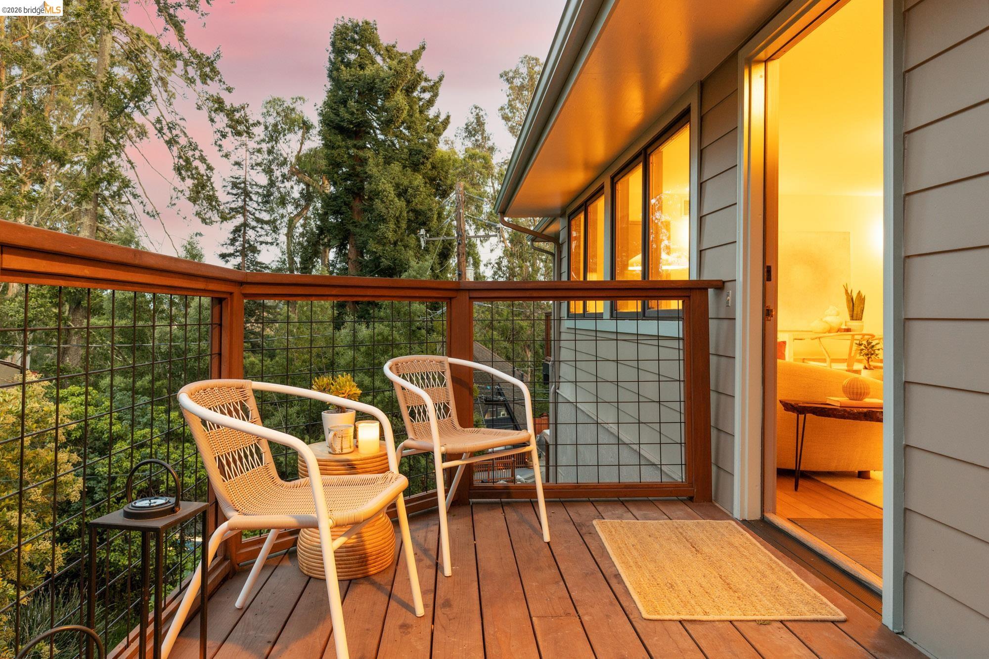 Detail Gallery Image 55 of 63 For 7403 Skyline Blvd, Oakland,  CA 94611 - 3 Beds | 2/1 Baths