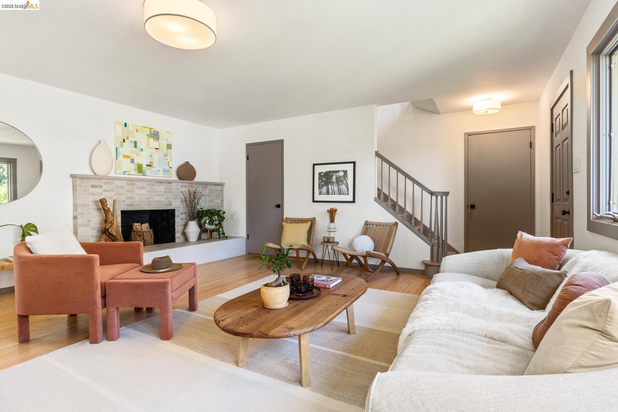 Detail Gallery Image 7 of 63 For 7403 Skyline Blvd, Oakland,  CA 94611 - 3 Beds | 2/1 Baths