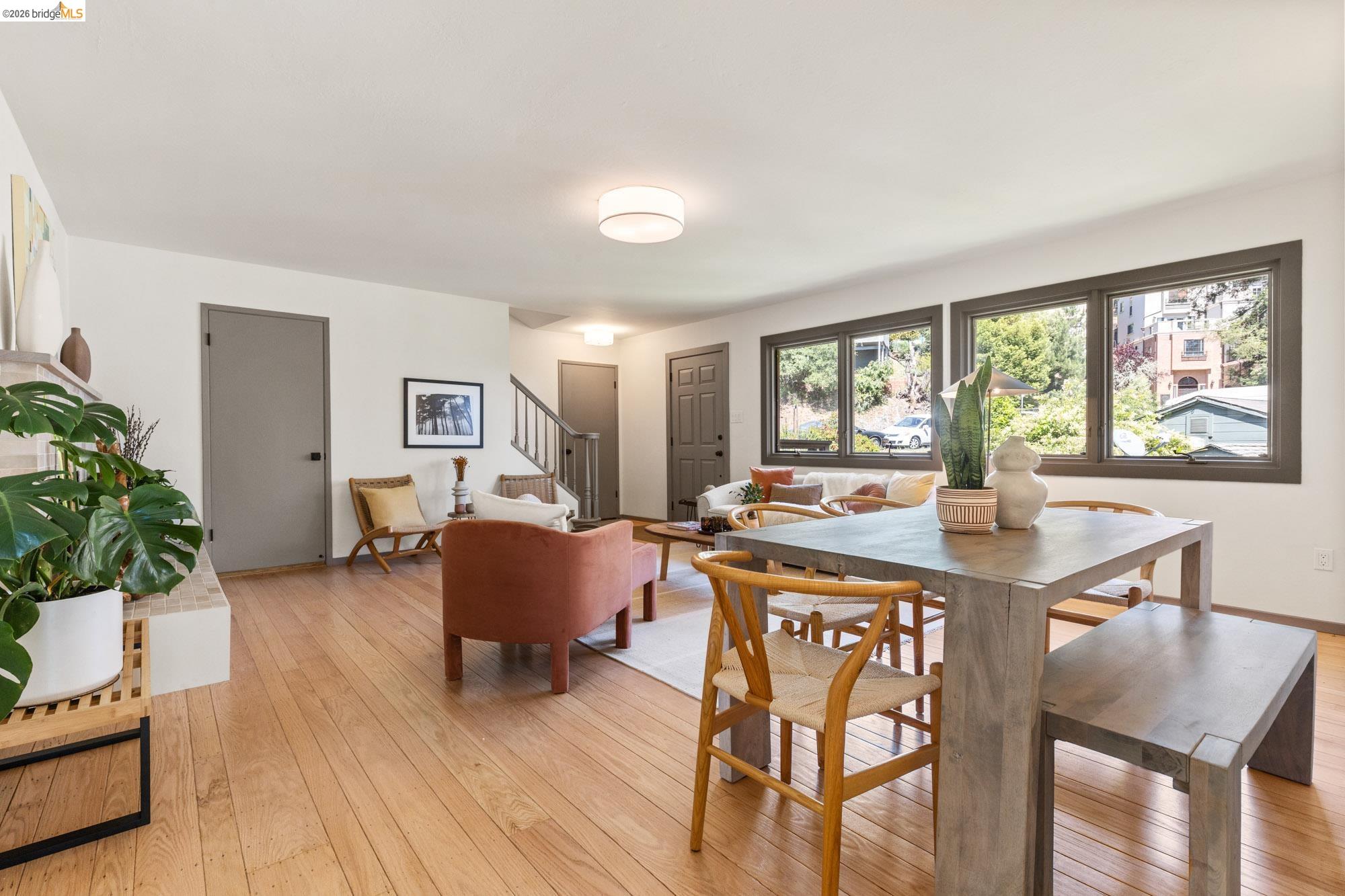 Detail Gallery Image 8 of 63 For 7403 Skyline Blvd, Oakland,  CA 94611 - 3 Beds | 2/1 Baths