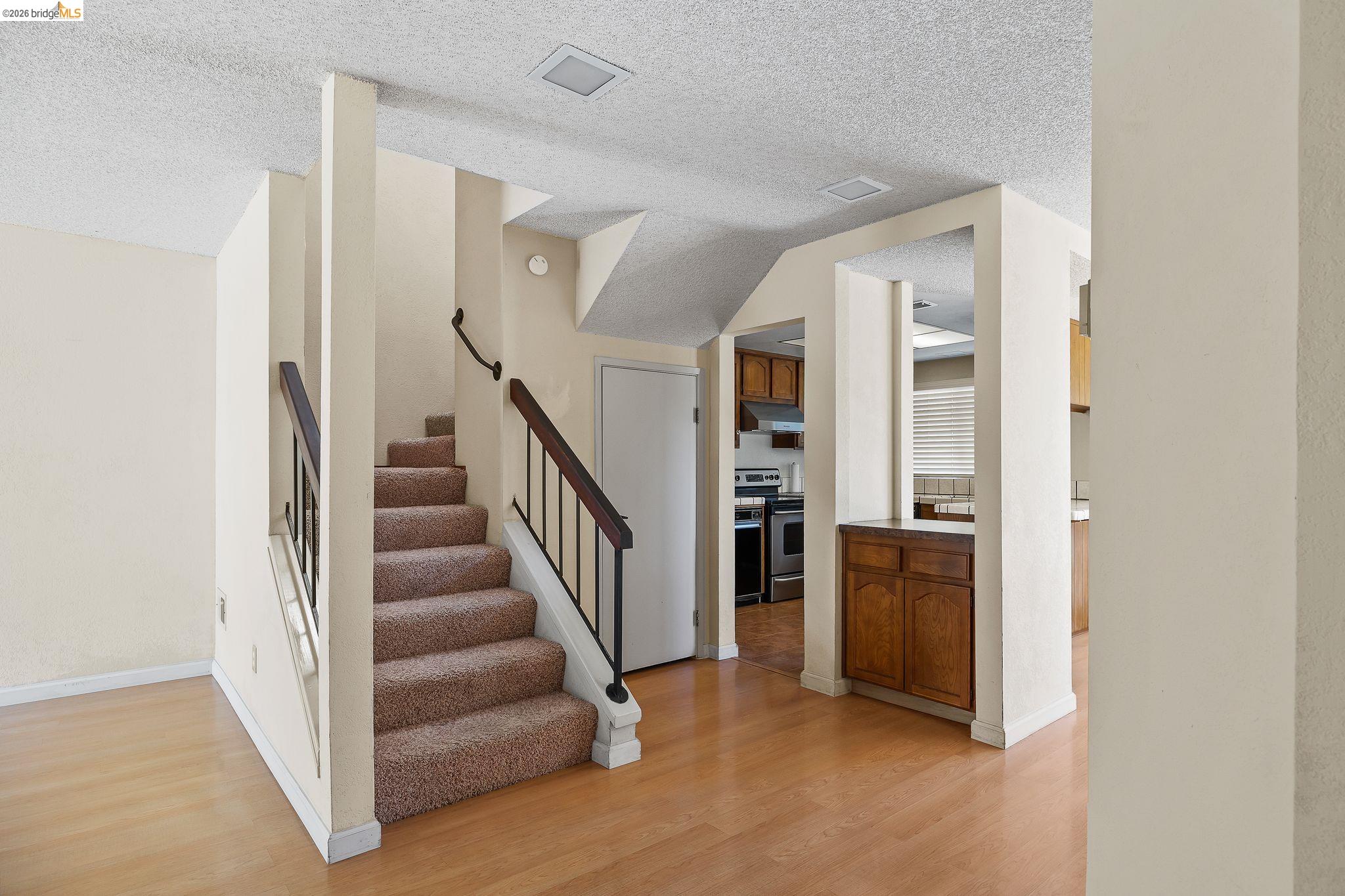 Detail Gallery Image 11 of 58 For 3874 Burton Common, Fremont,  CA 94536-6039 - 2 Beds | 2/1 Baths